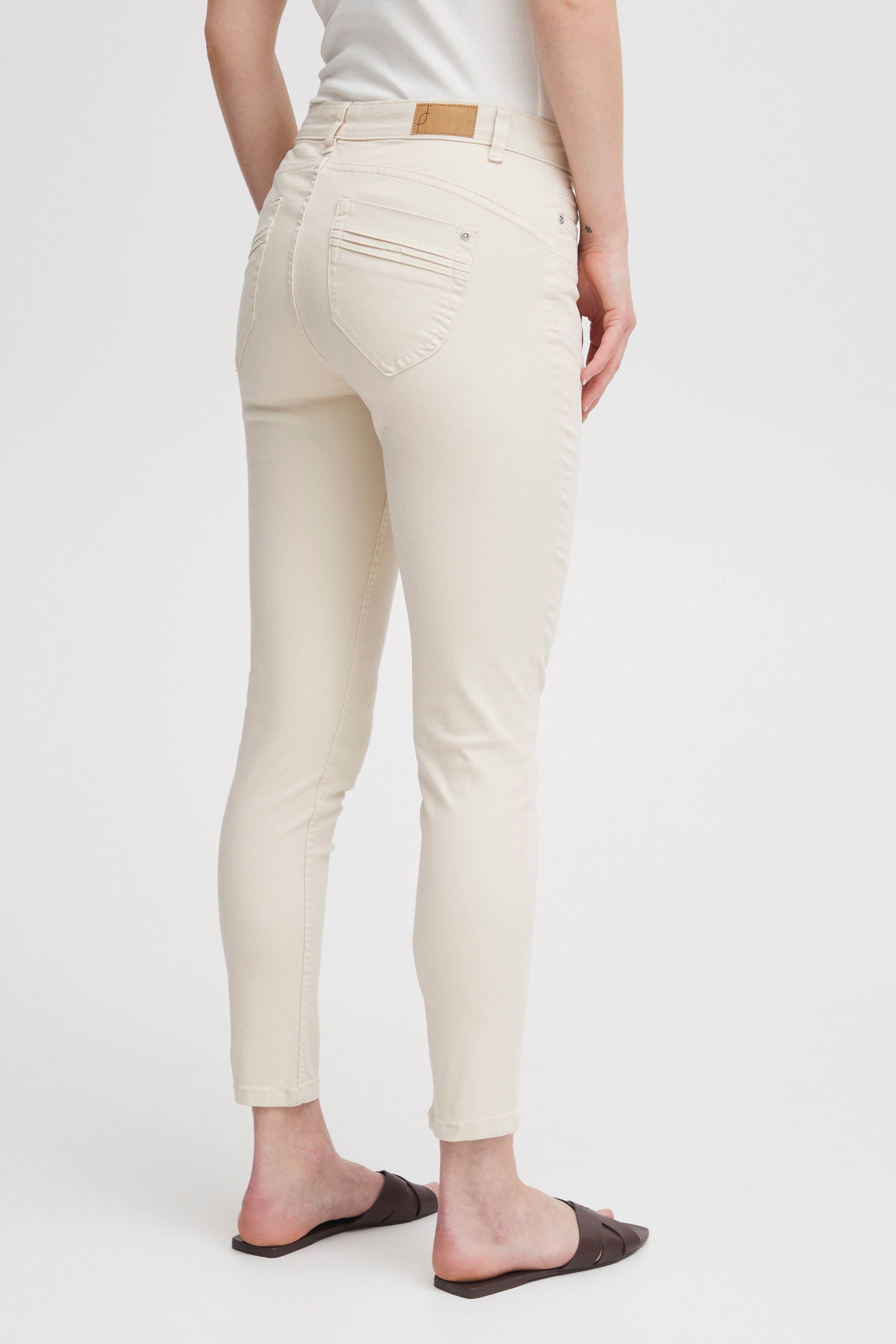 FRFOTWILL Broek LOOKBOOK FRONT 20610422-130905