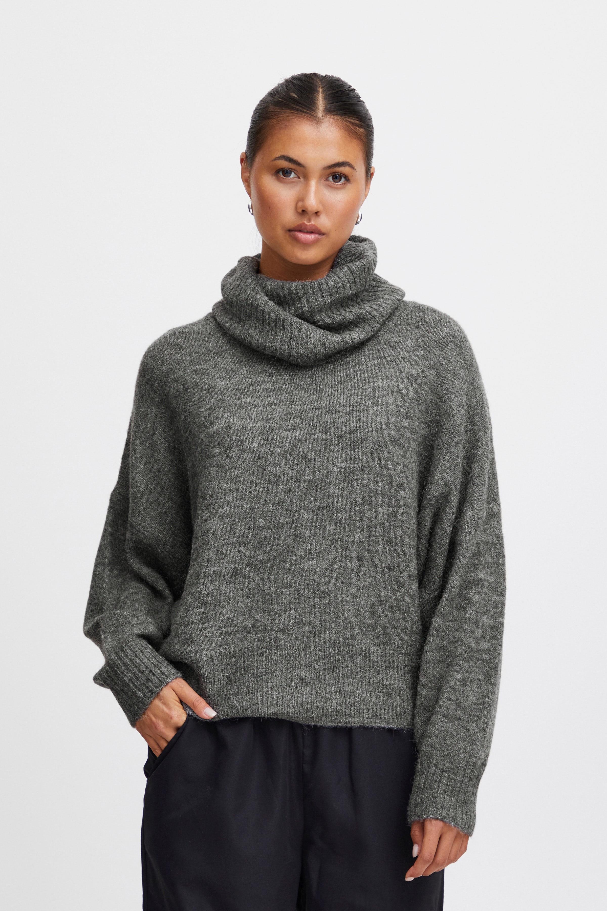 IHKAMARA Pullover LOOKBOOK FRONT 20112753-200319