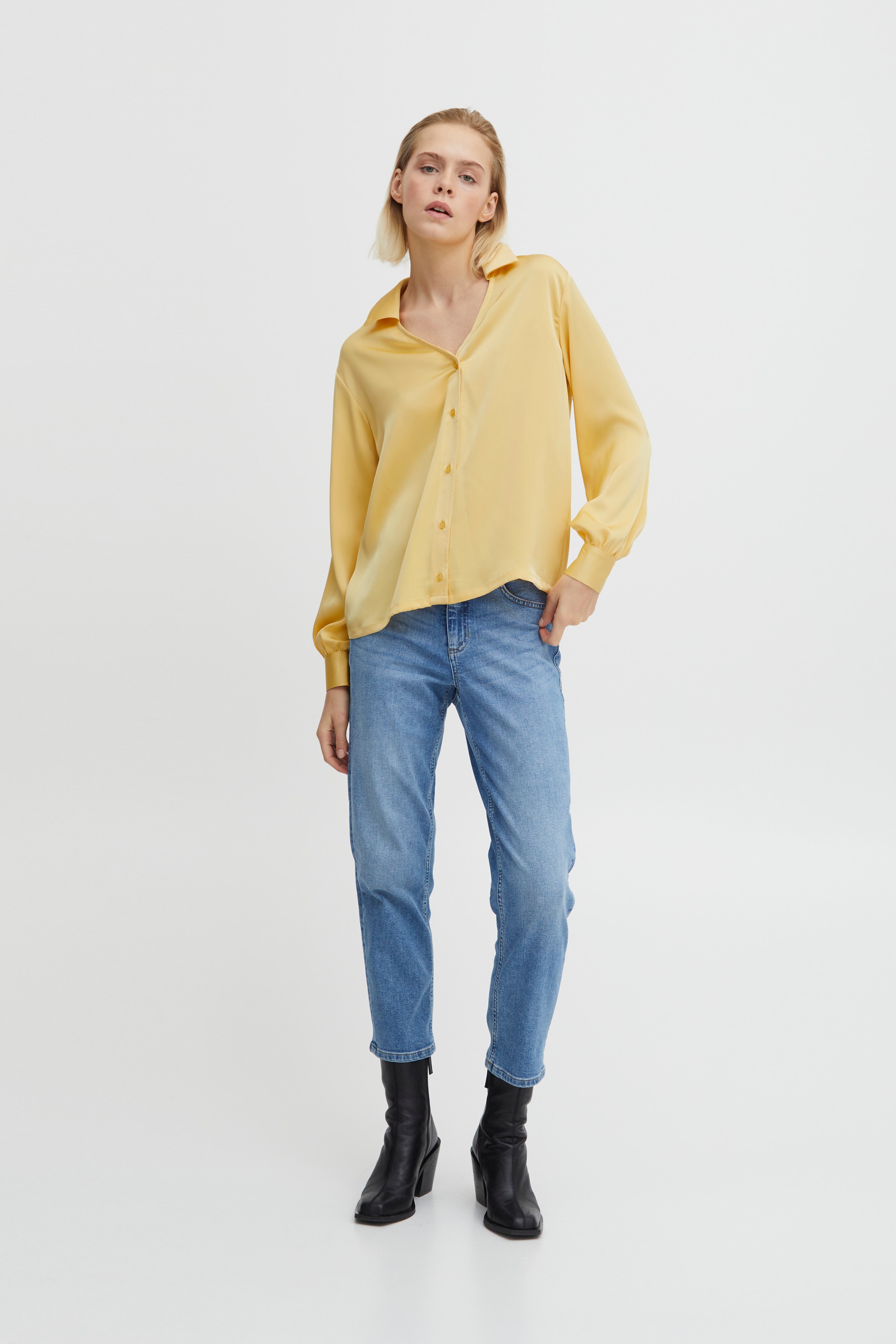 IHVITELLA Skjorte LOOKBOOK FRONT 20118135-140935