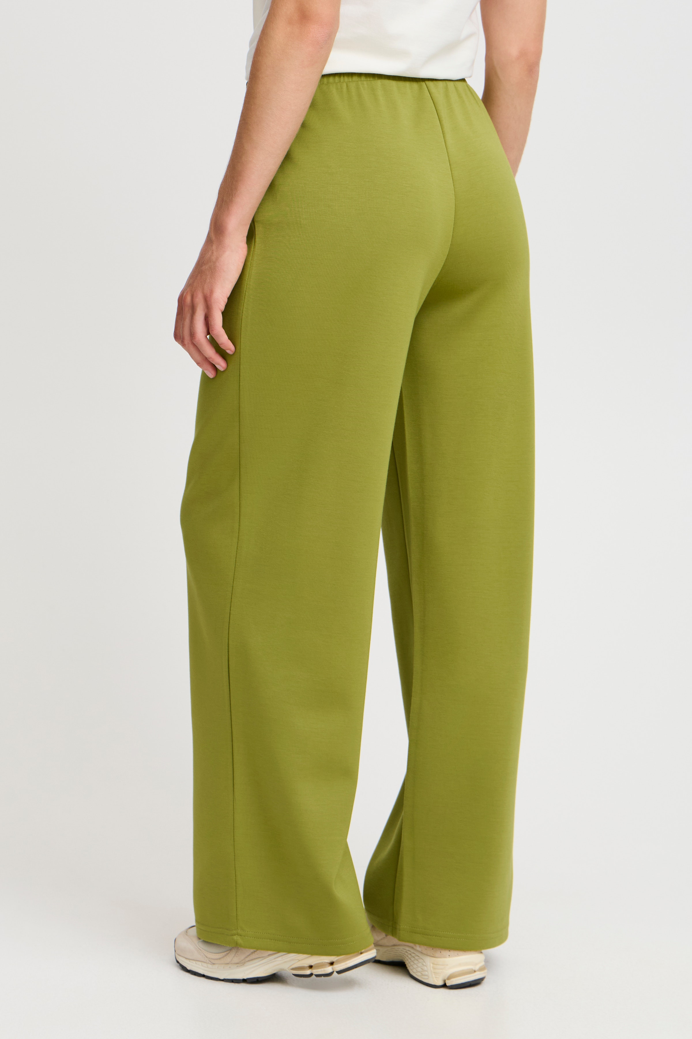 BYPUSTI Trousers LOOKBOOK BACK 20815708-180538