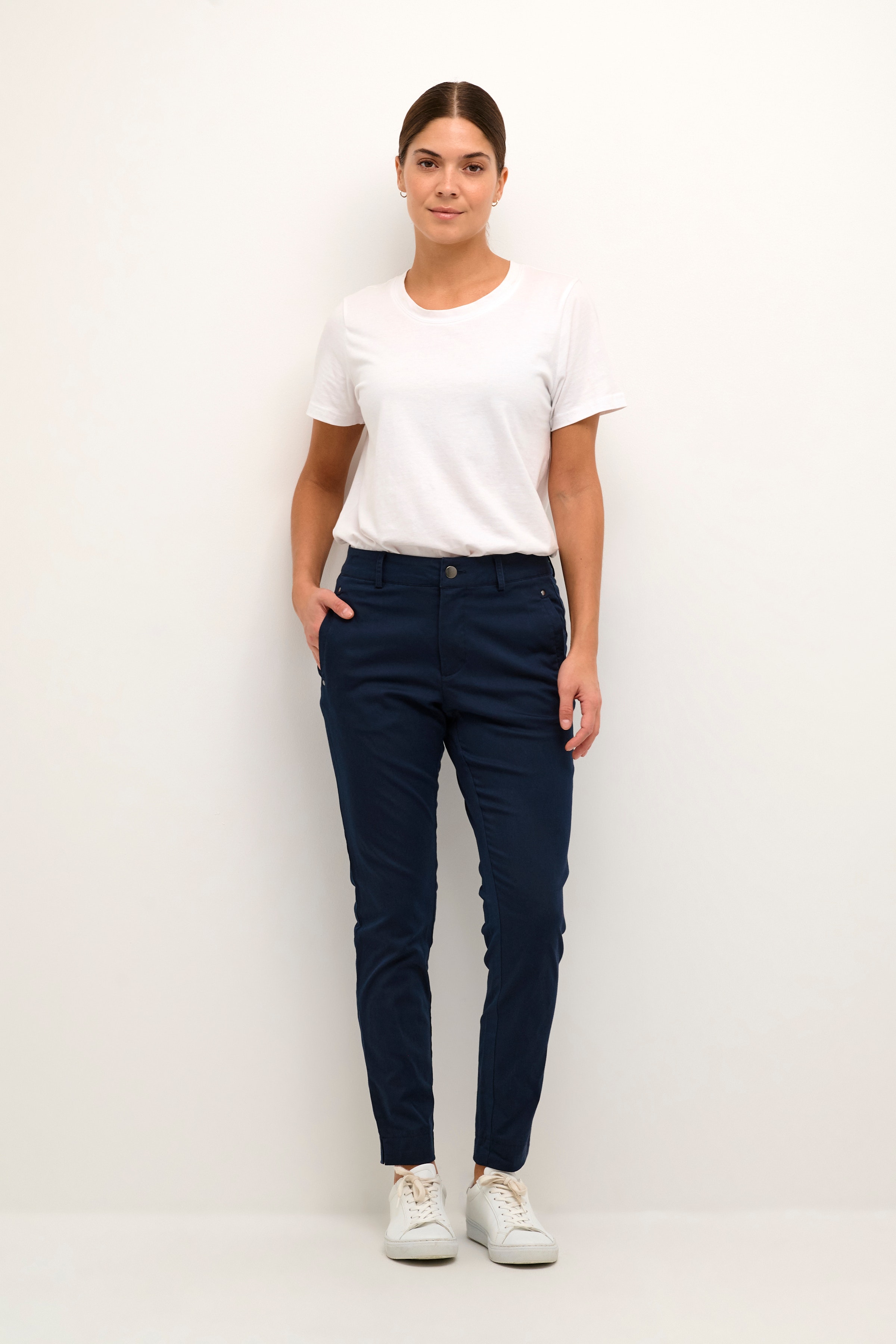 KAlea Bukser LOOKBOOK FRONT 10506839-194020