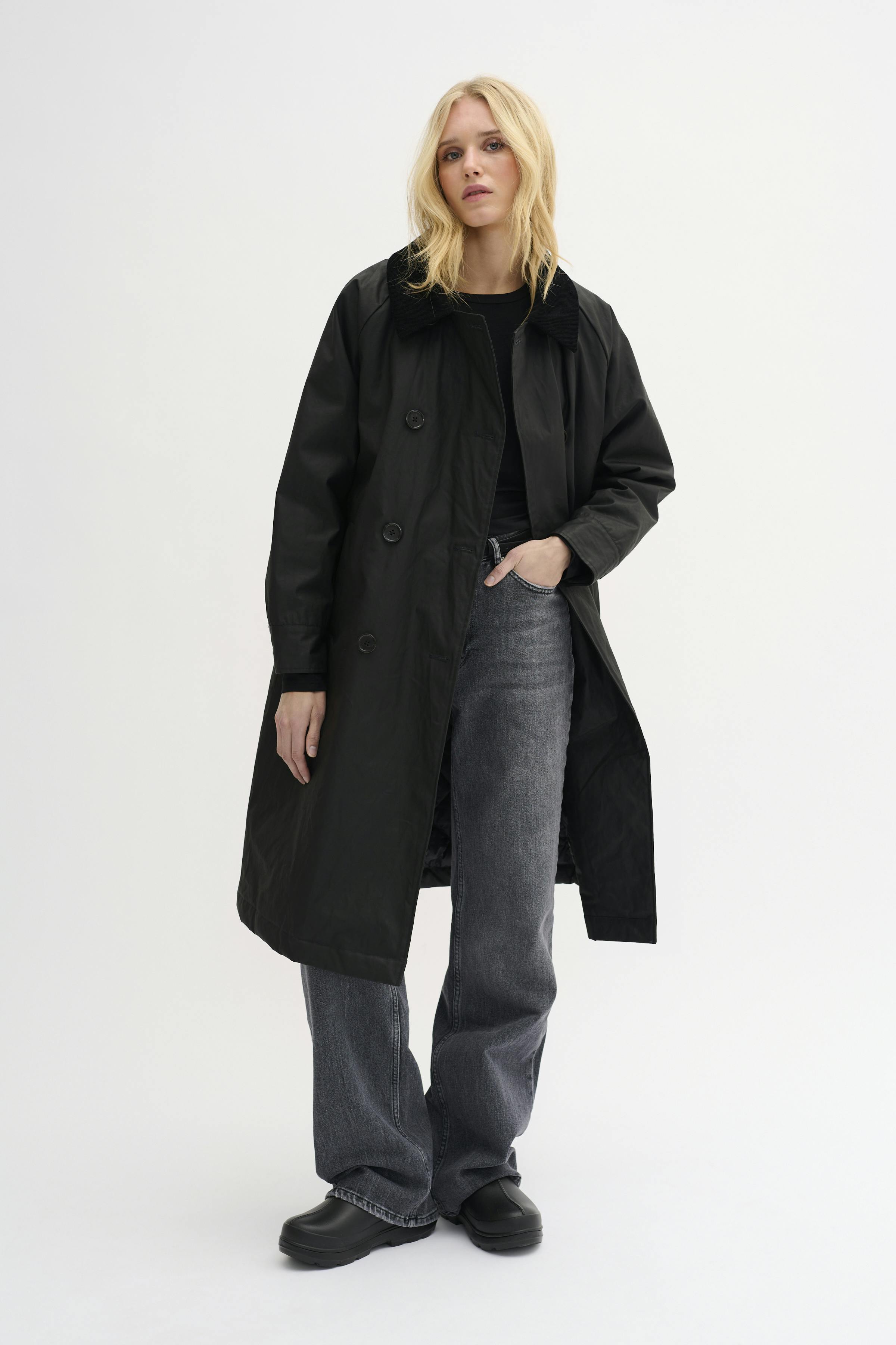 GiannaMW Outerwear LOOKBOOK FRONT 10704752-100031