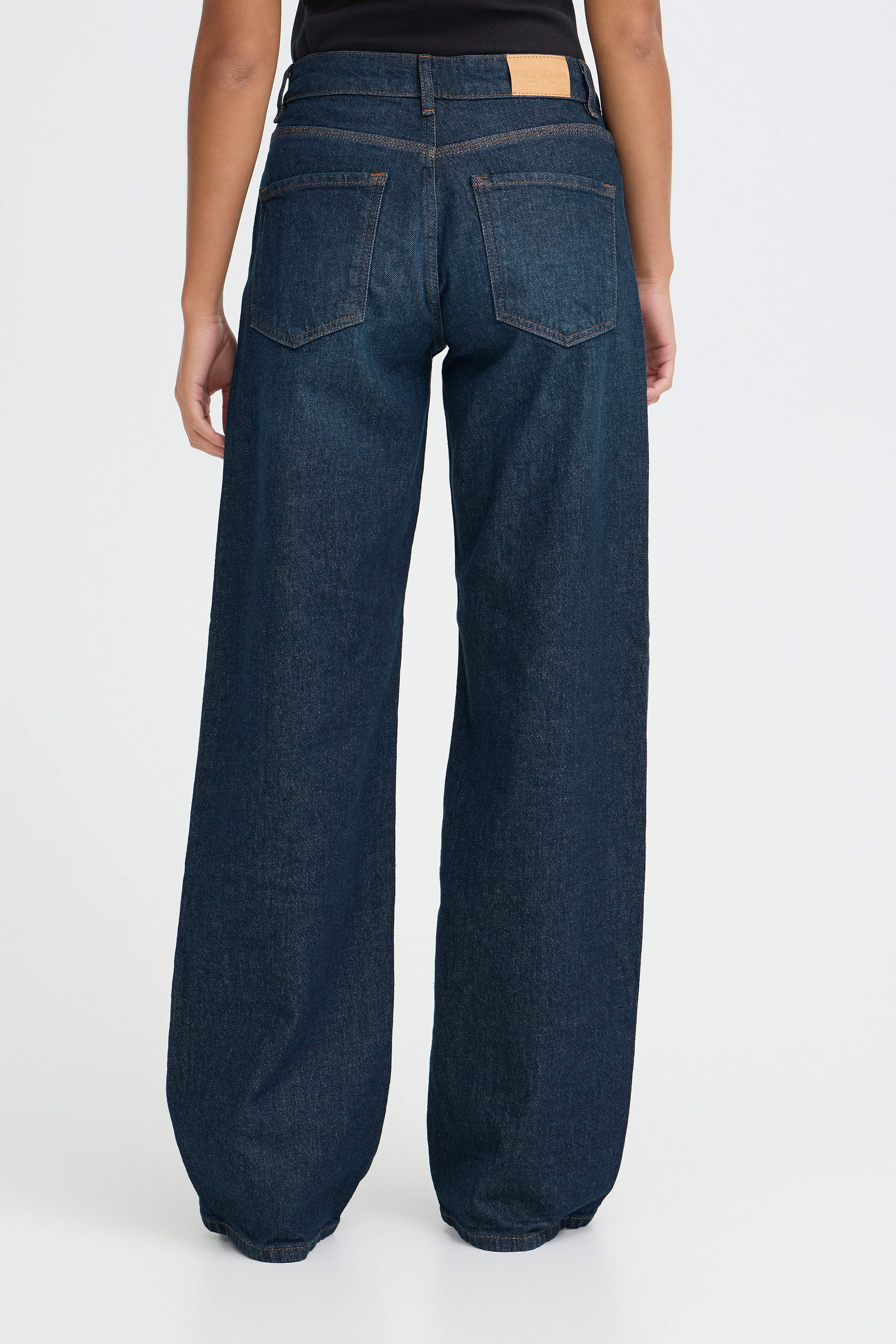 PZVEGA Jeans LOOKBOOK BACK 50207173-200002