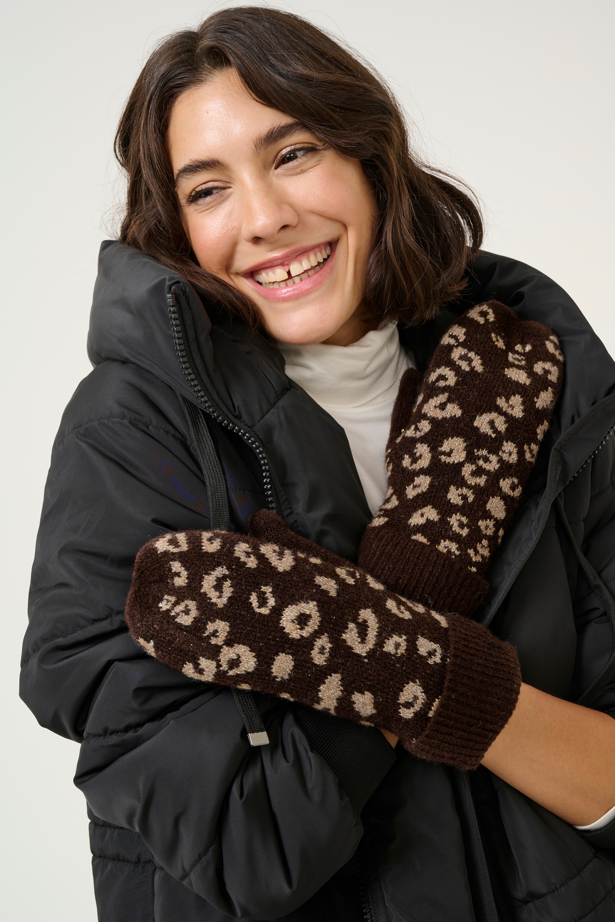 KAmolly Hansker LOOKBOOK DETAIL 10509952-107398