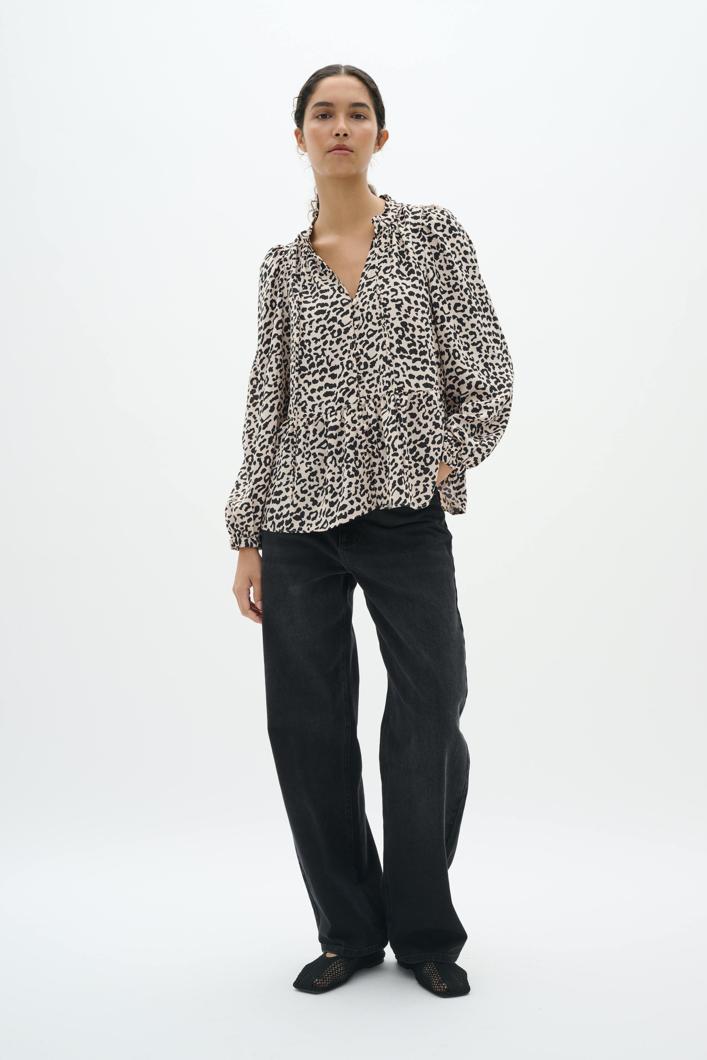 NinahIW Leopard Shirt LOOKBOOK FRONT 30110400-300824