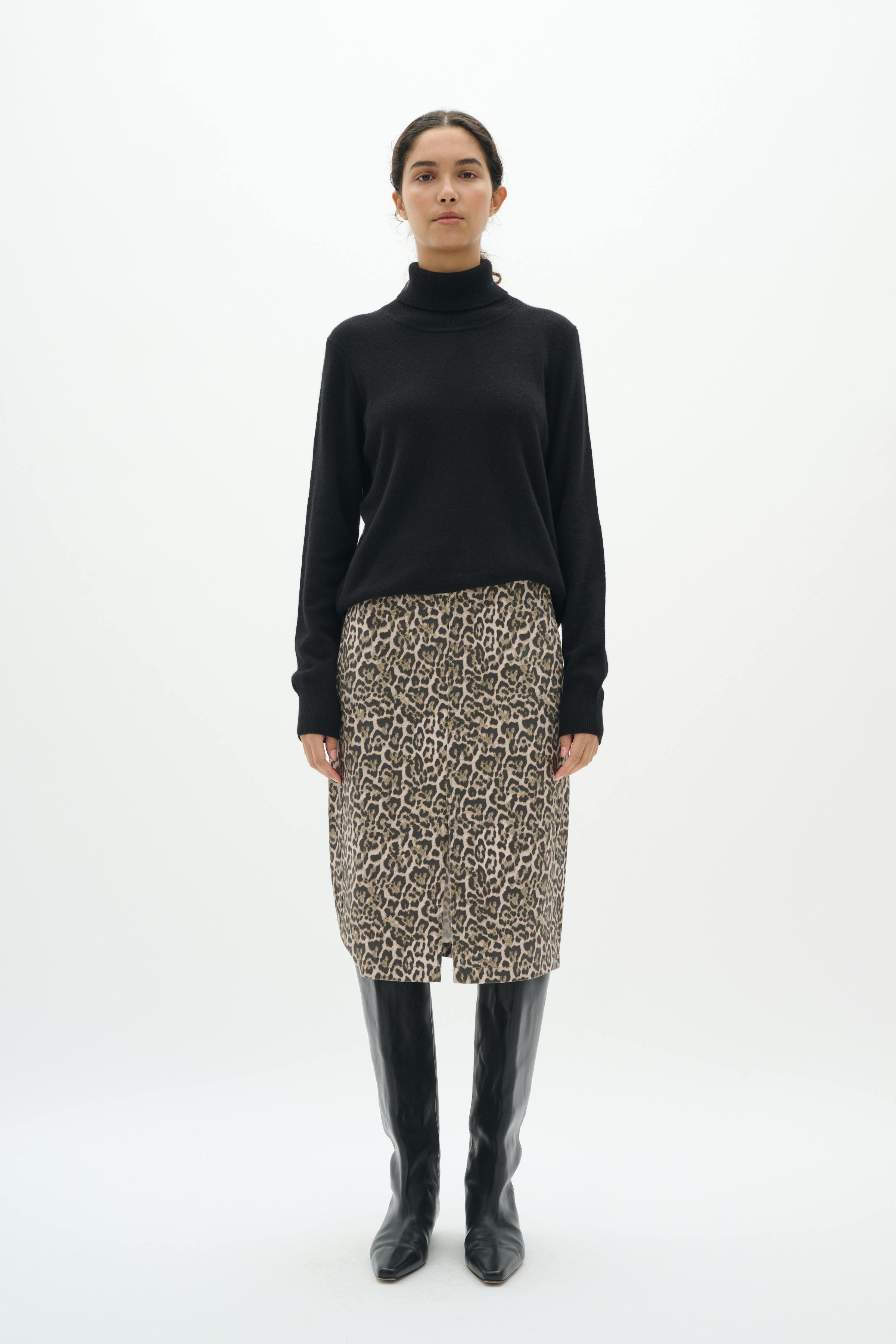 RiverIW leopard Kjol LOOKBOOK FRONT 30110454-300824