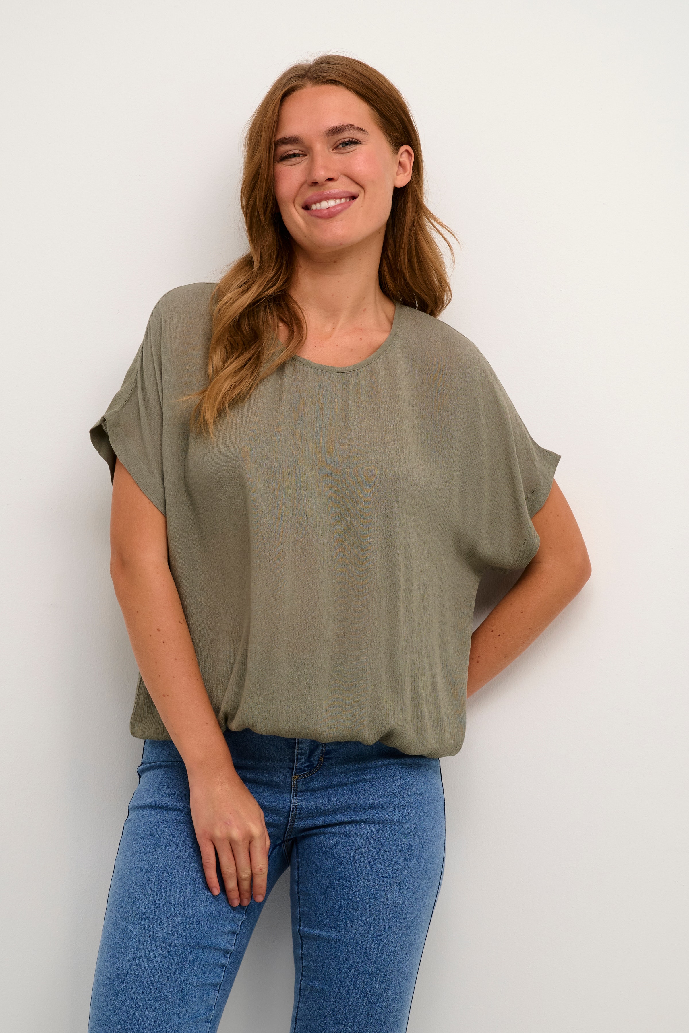 Amber Blouse LOOKBOOK FRONT 10500781-170613