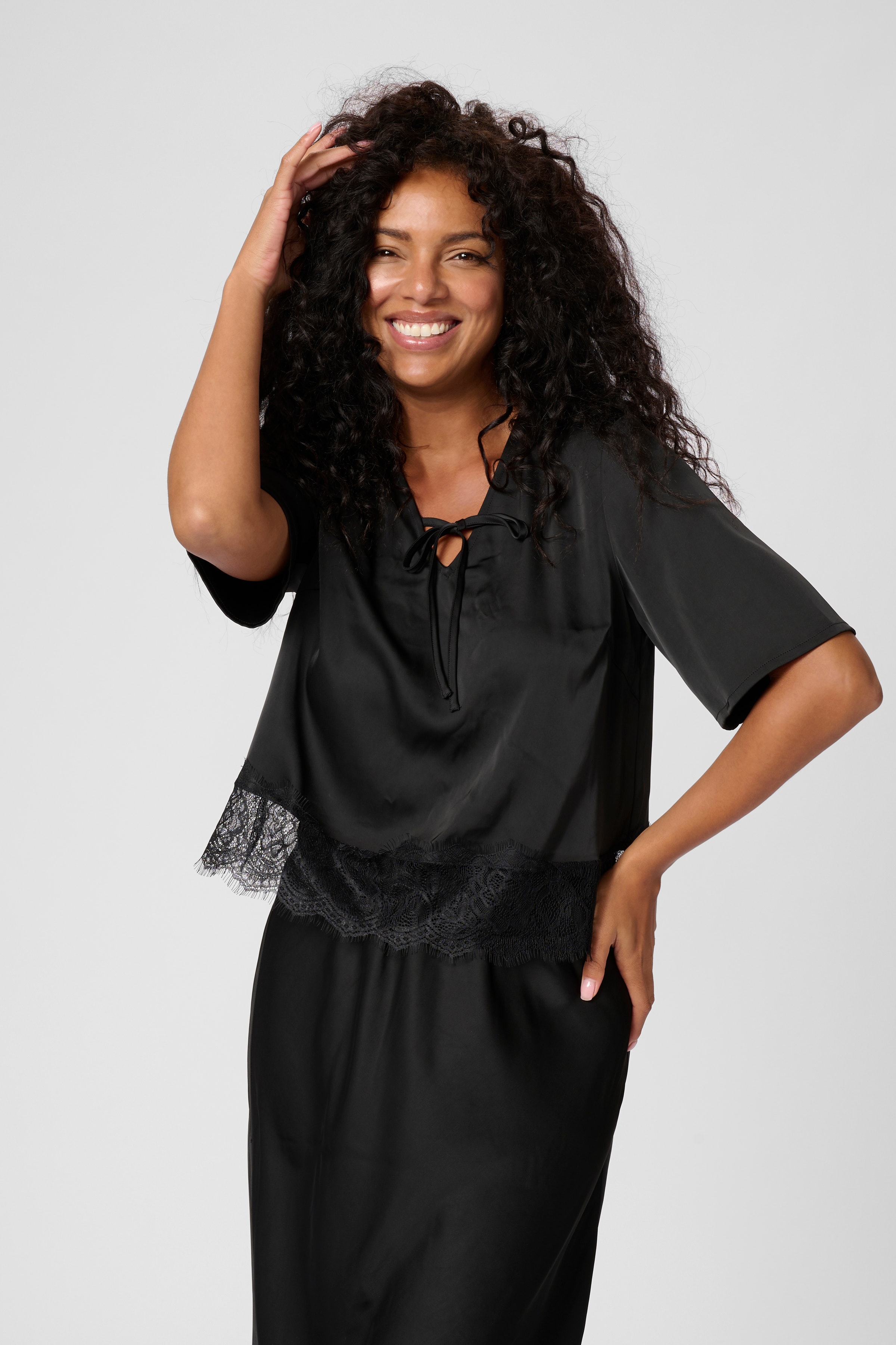 KAhilda Bluse LOOKBOOK FRONT 10510269-100121