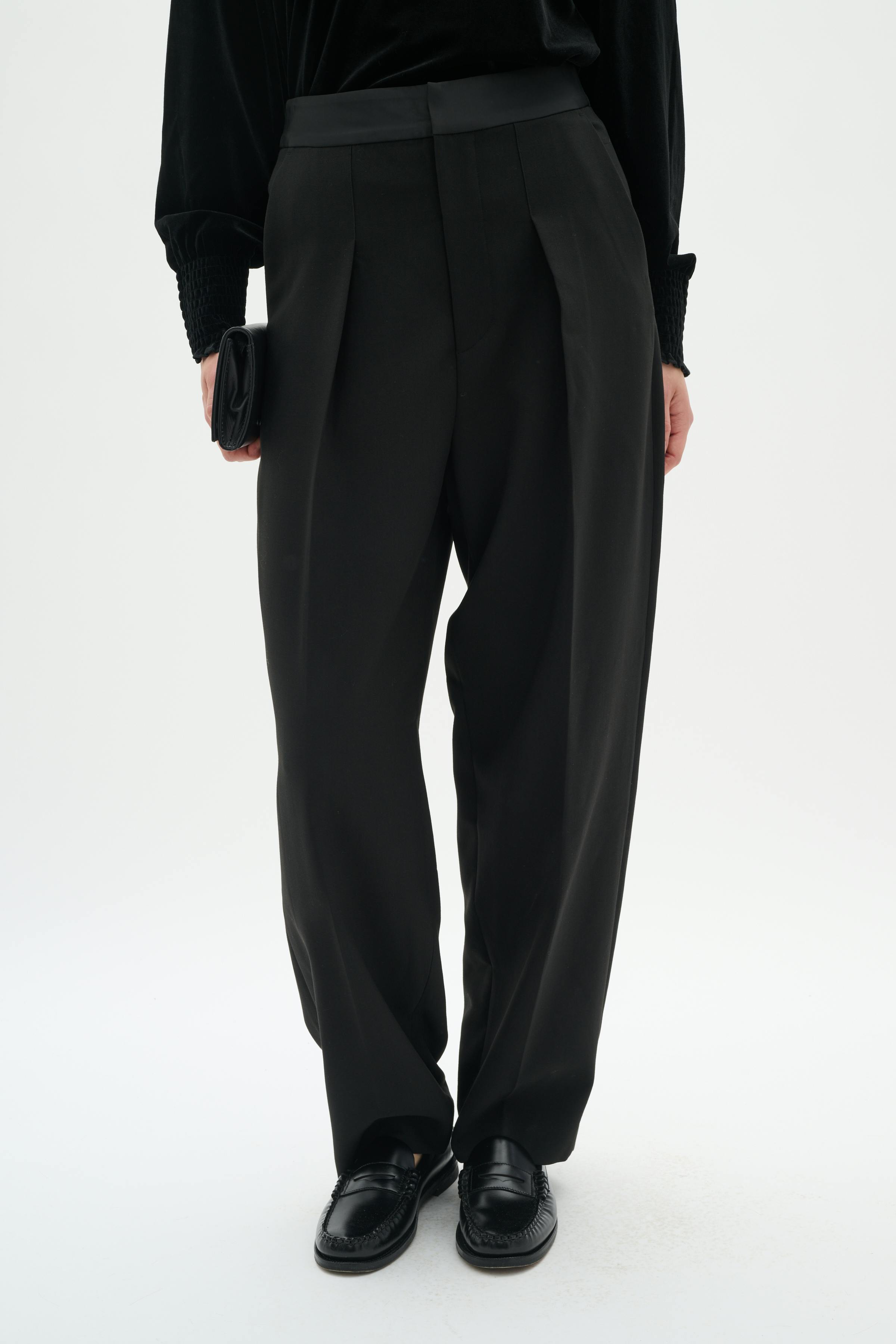 YaelIW Trousers LOOKBOOK FRONT 30109822-194008