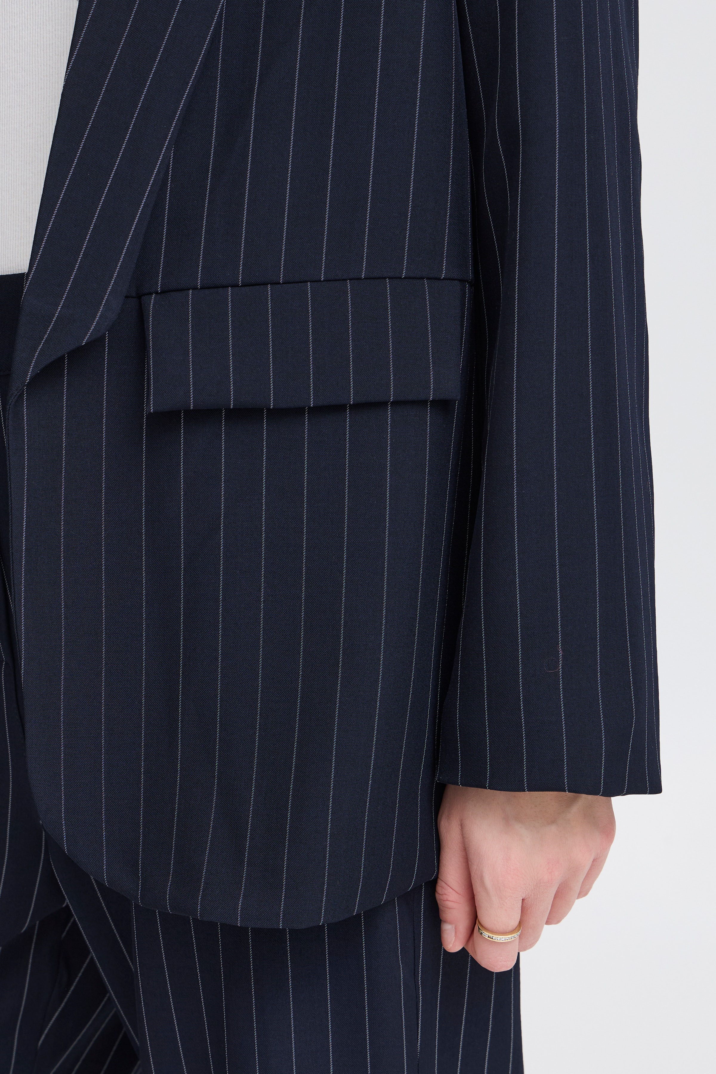 SBGELA Blazer LOOKBOOK DETAIL 22100911-193923