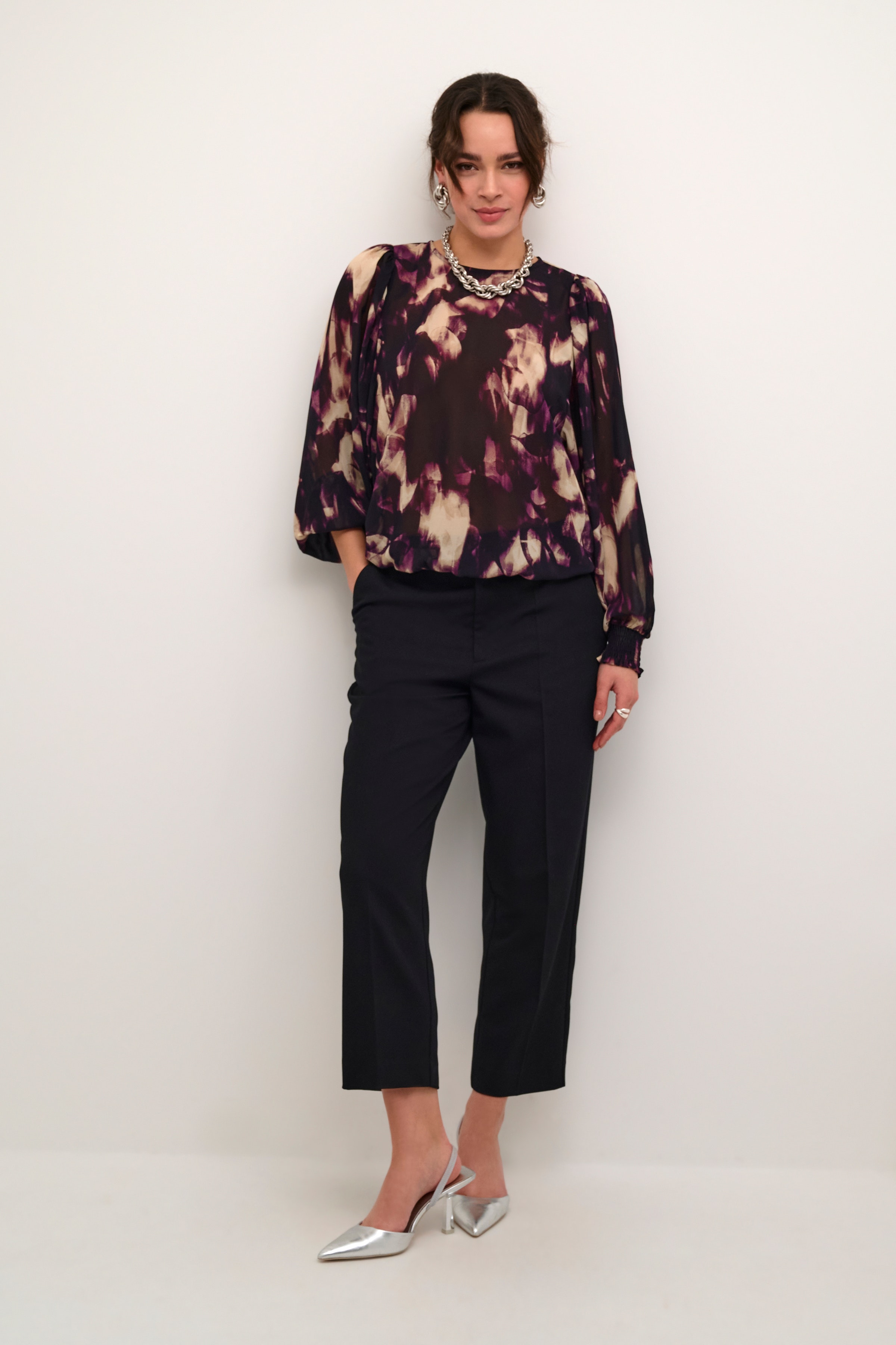 KAaska Bluse LOOKBOOK FRONT 10509238-106600