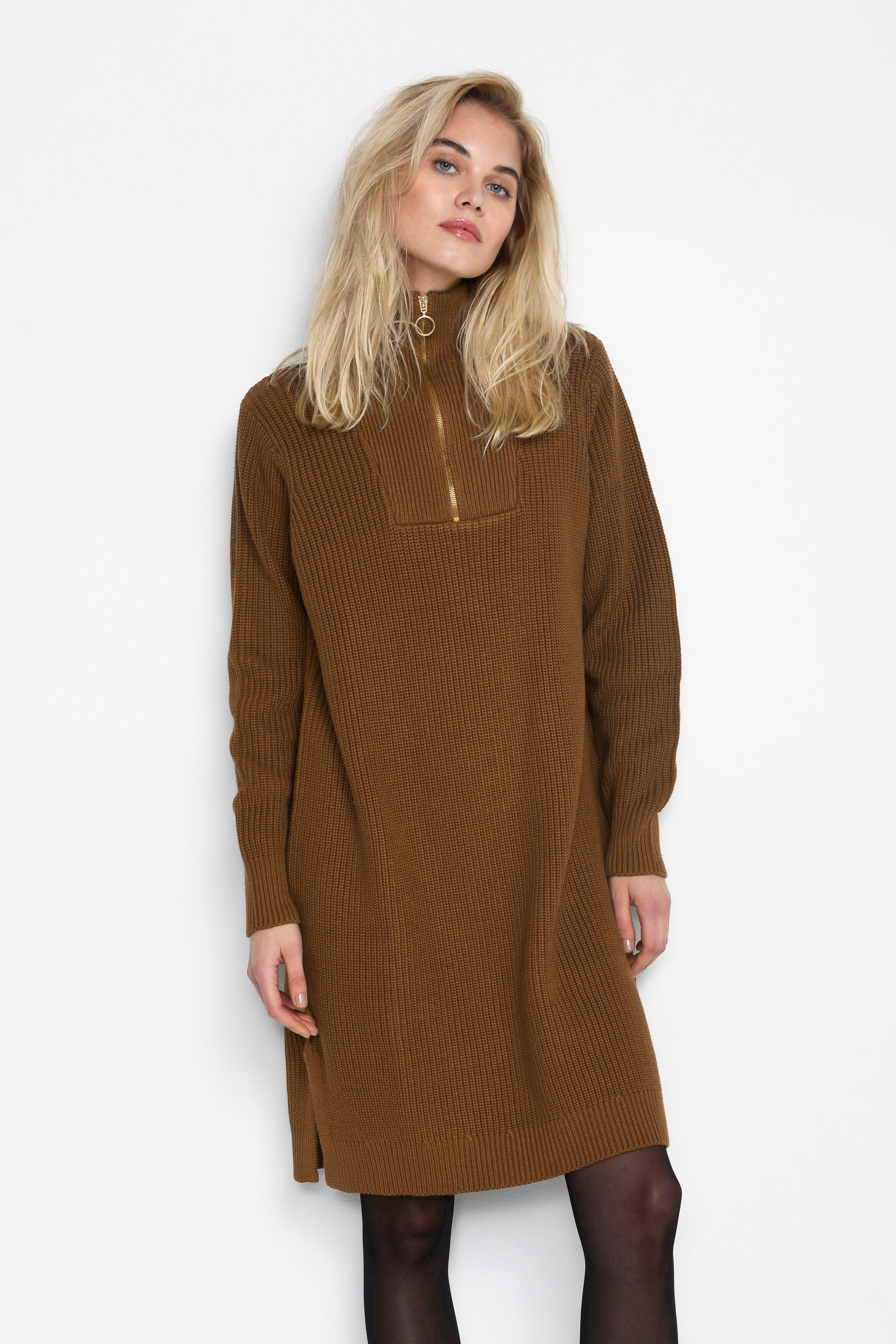 KAlioa Kjole LOOKBOOK FRONT 10506885-181031