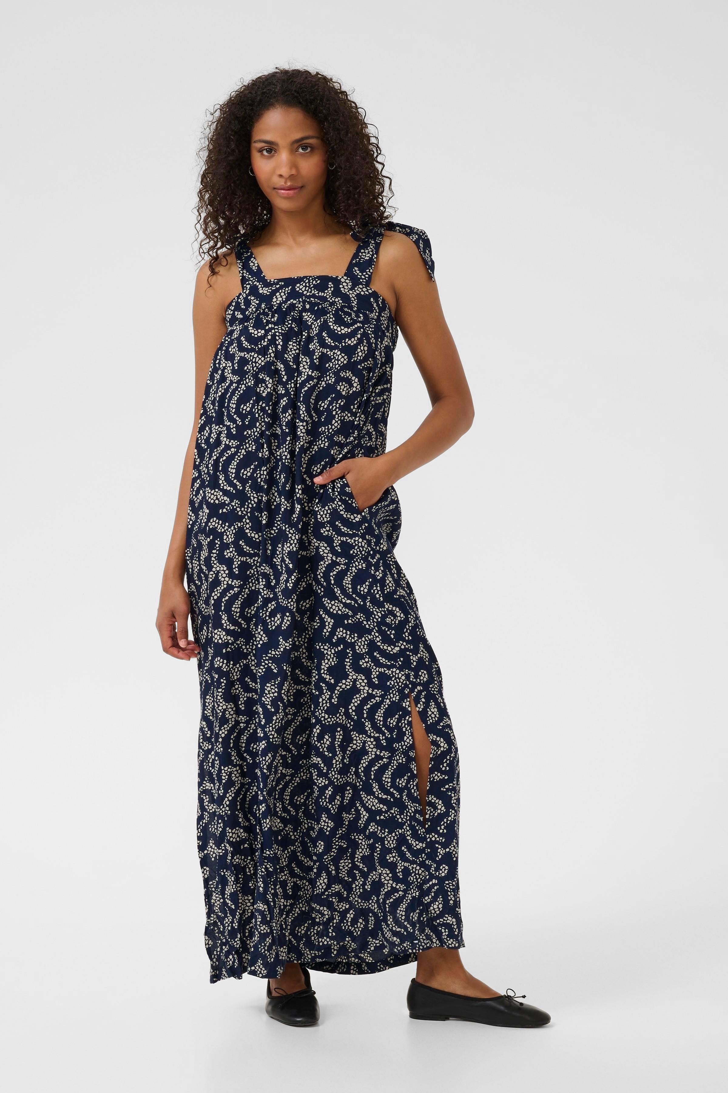 KAbarton Dress LOOKBOOK FRONT 10509912-107419