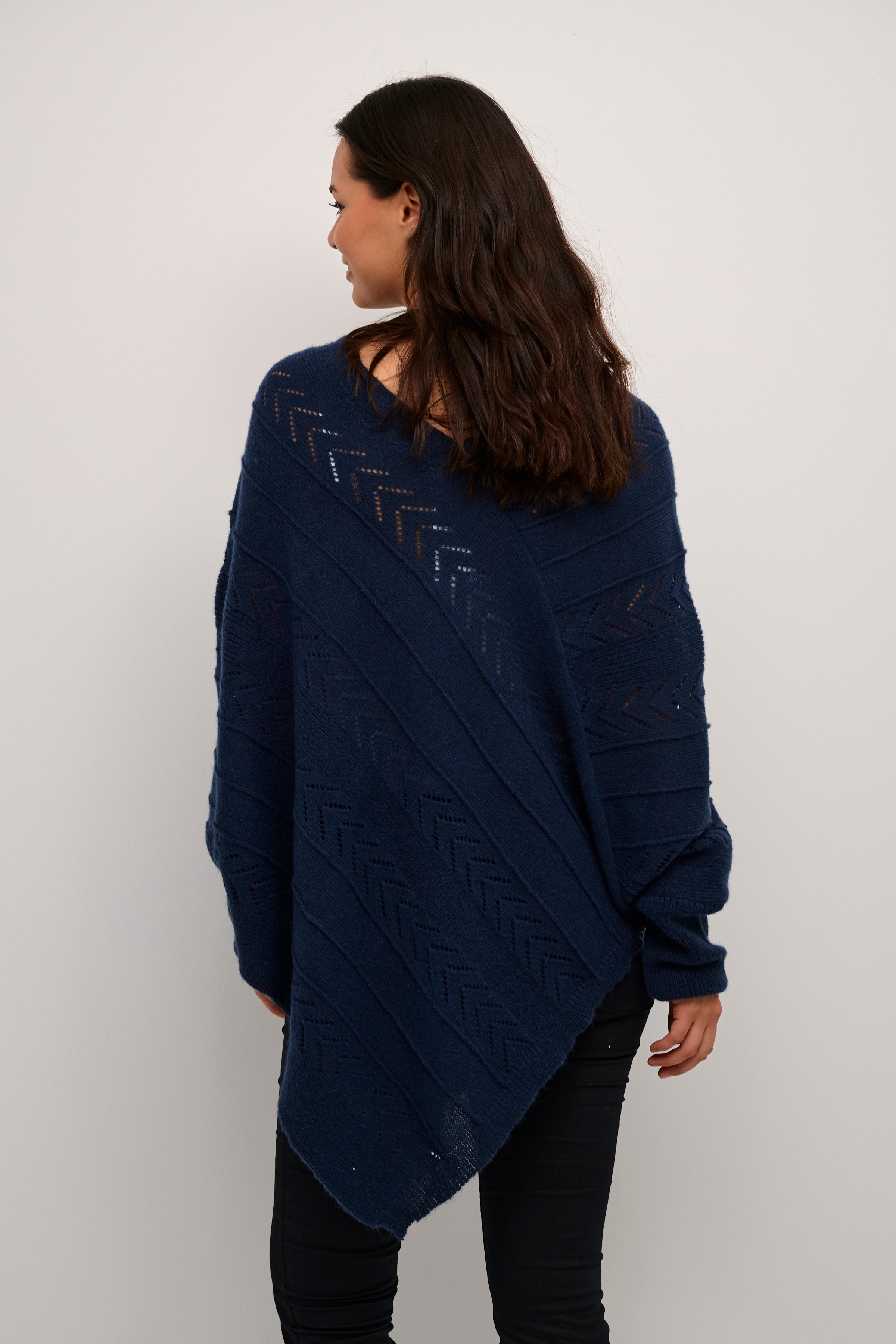 CRHoliday Poncho LOOKBOOK BACK 10610828-194010