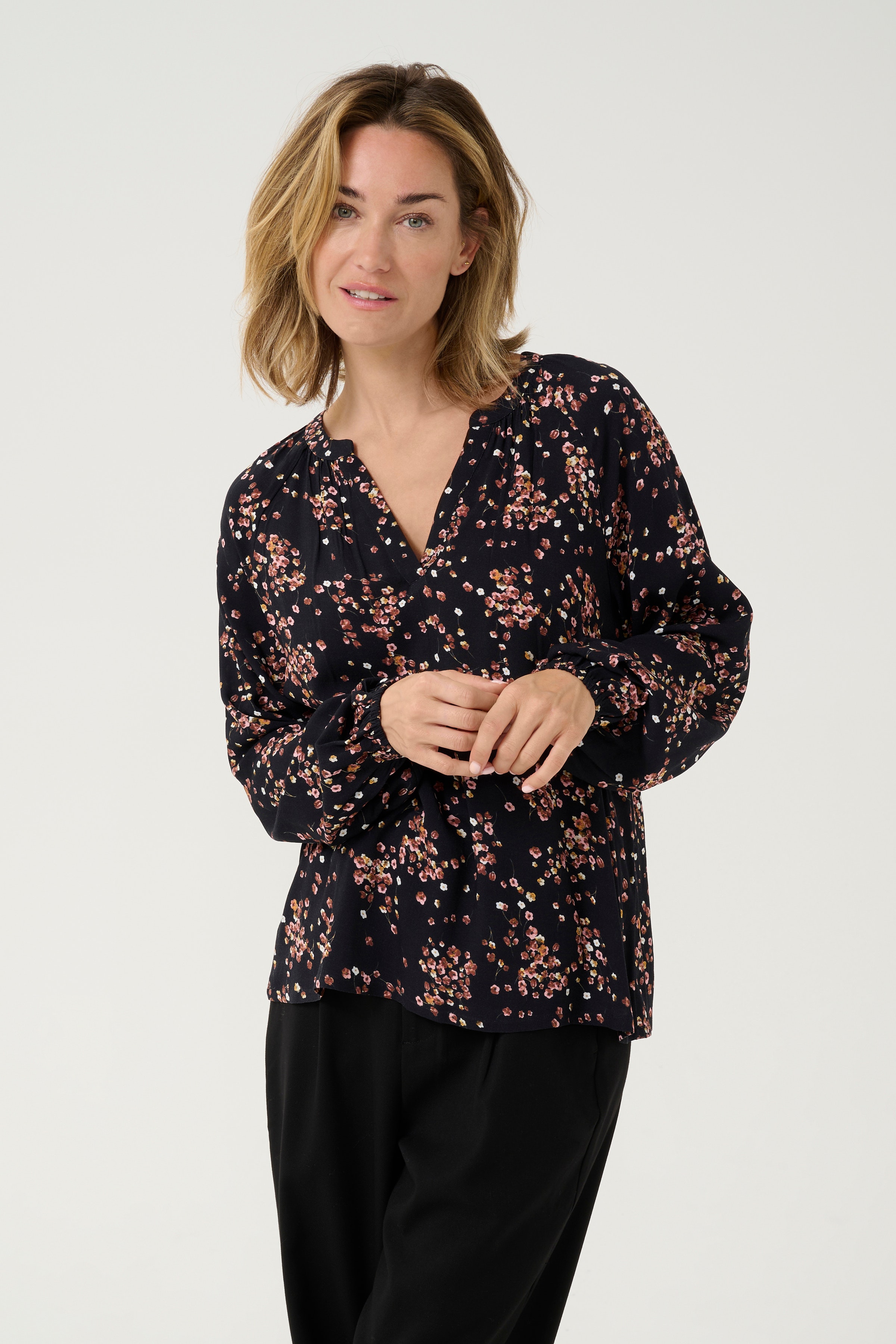 BPnuella Blouse LOOKBOOK FRONT 10590783-106774B