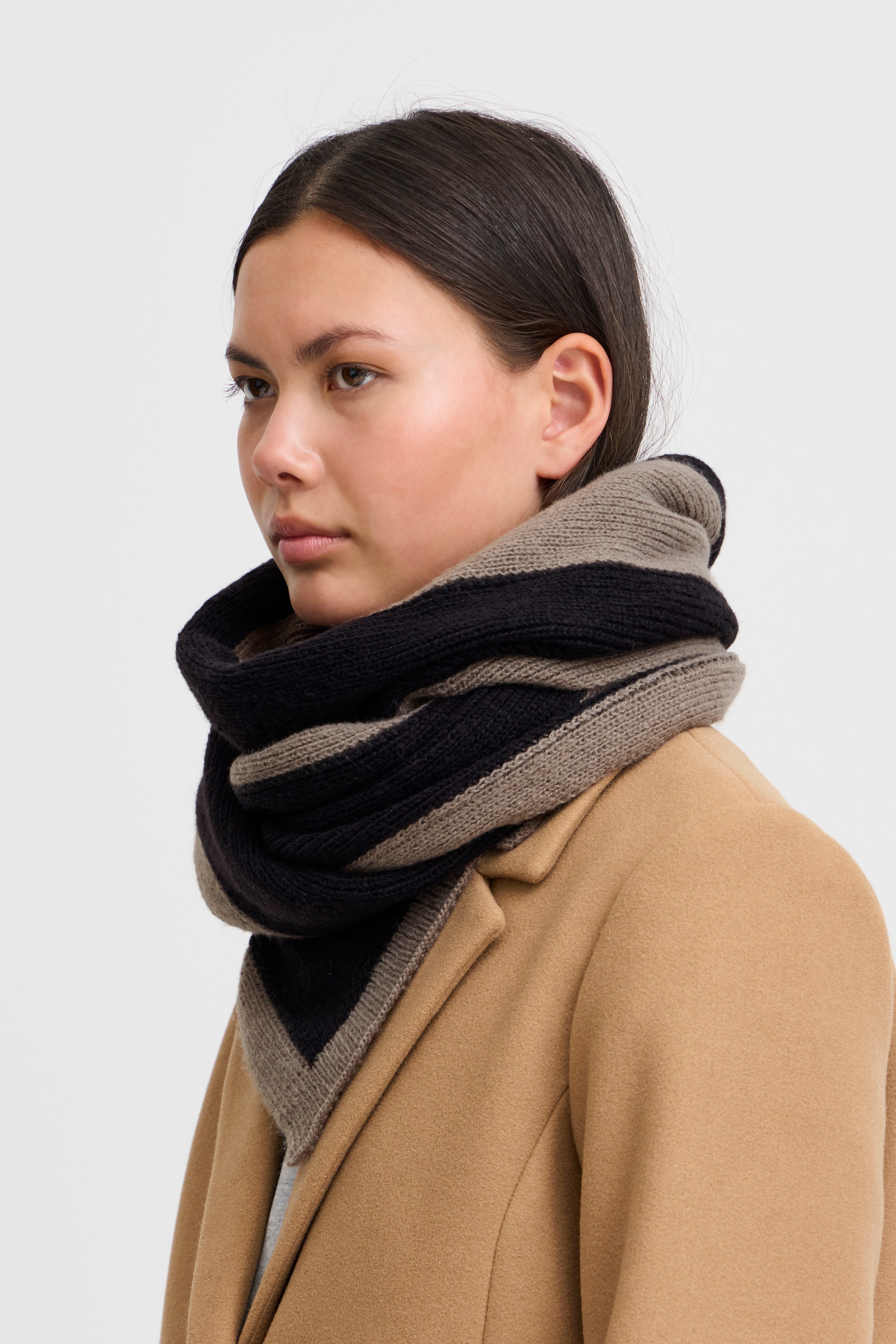 IATHORA Skjerf LOOKBOOK DETAIL 20121726-194008