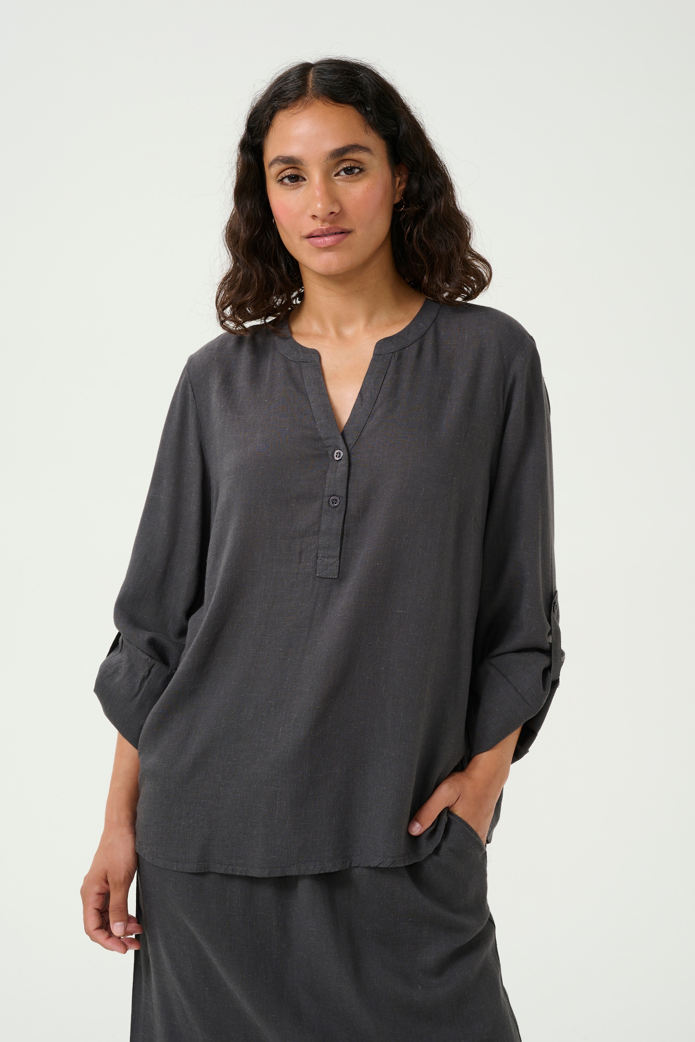 KAmilia Lin bluse LOOKBOOK FRONT 10508313-190205