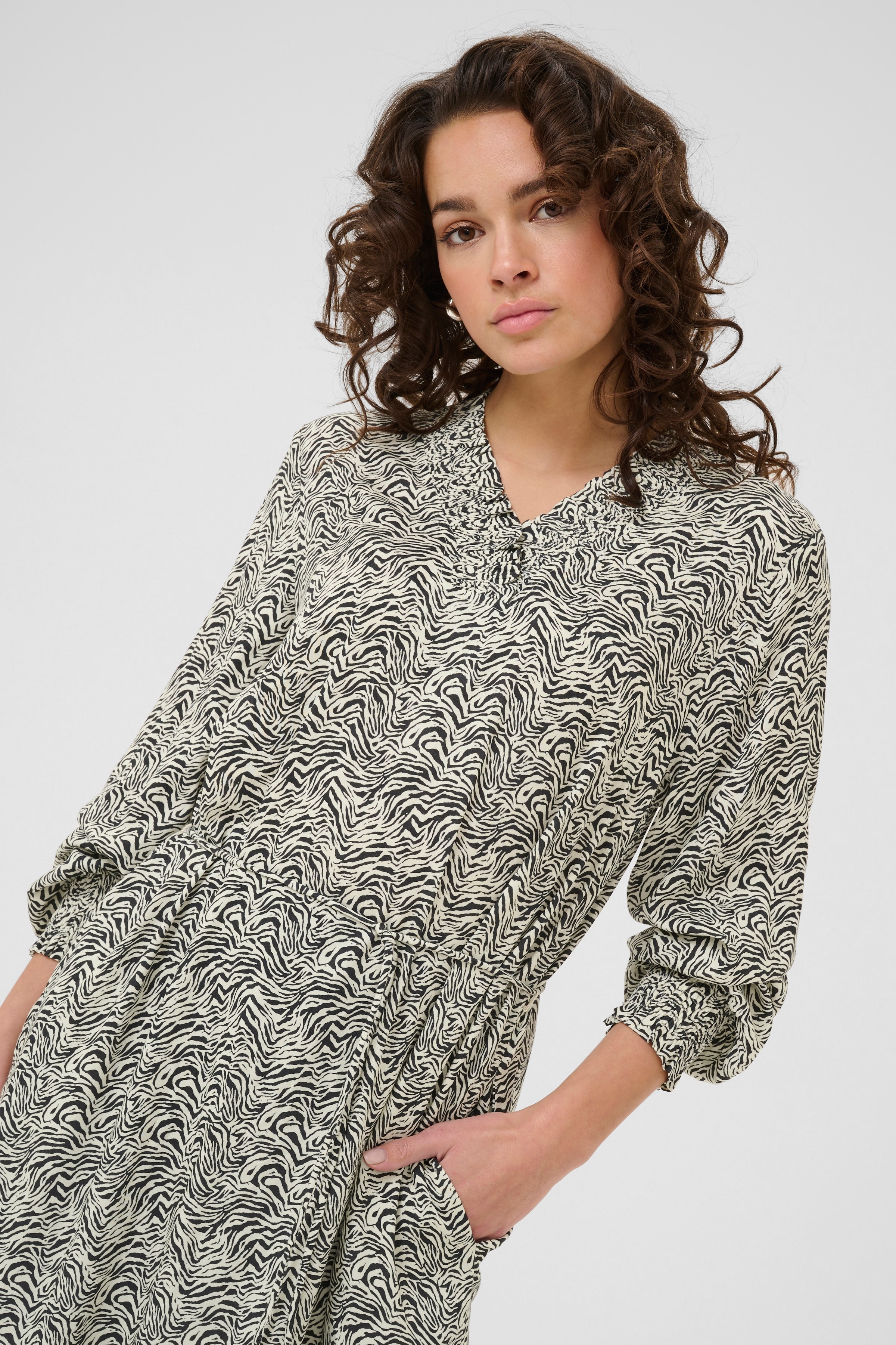 KAmiriam Kjole LOOKBOOK DETAIL 10510550-108215