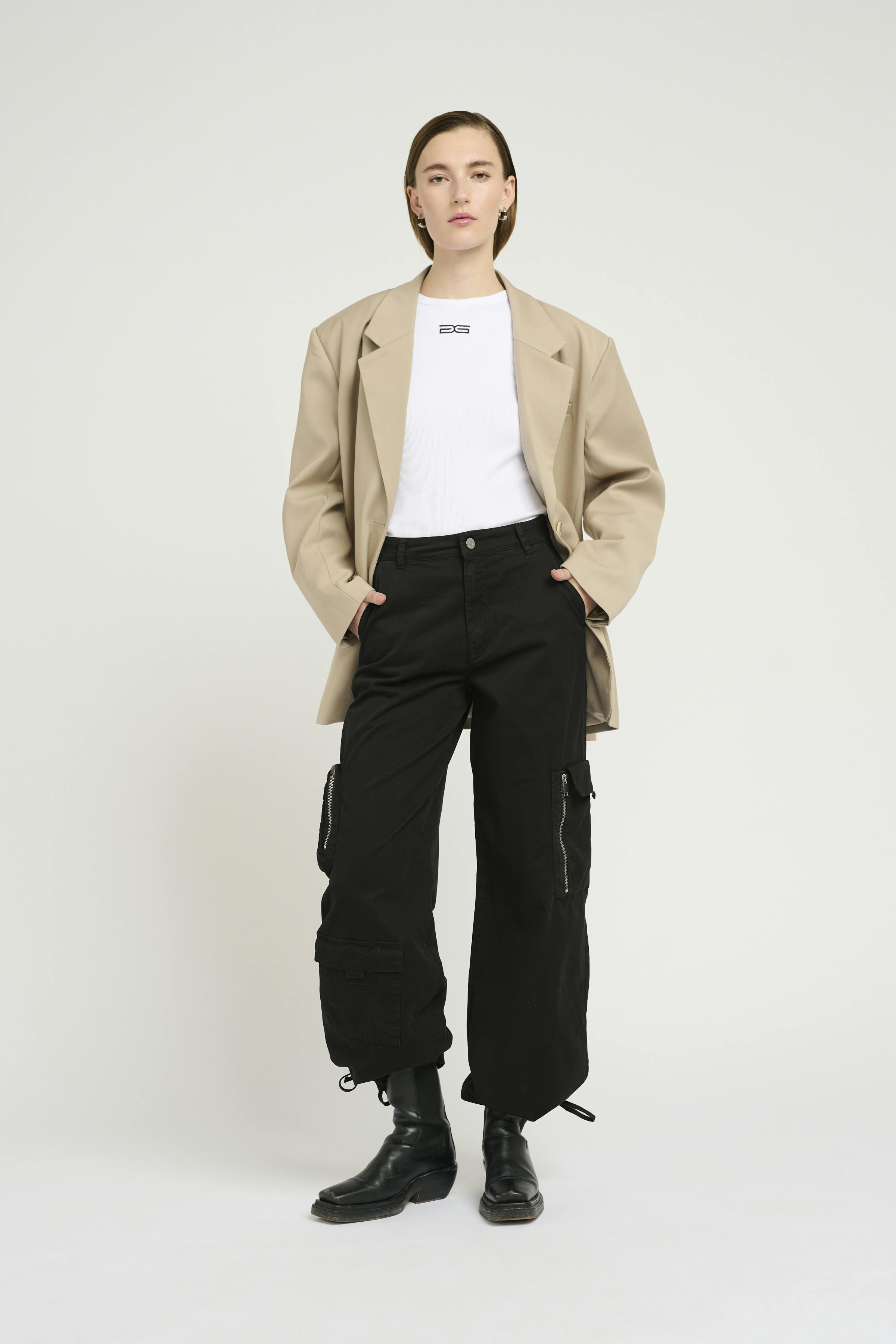 ChineaGZ Trousers LOOKBOOK FRONT 10906462-100017