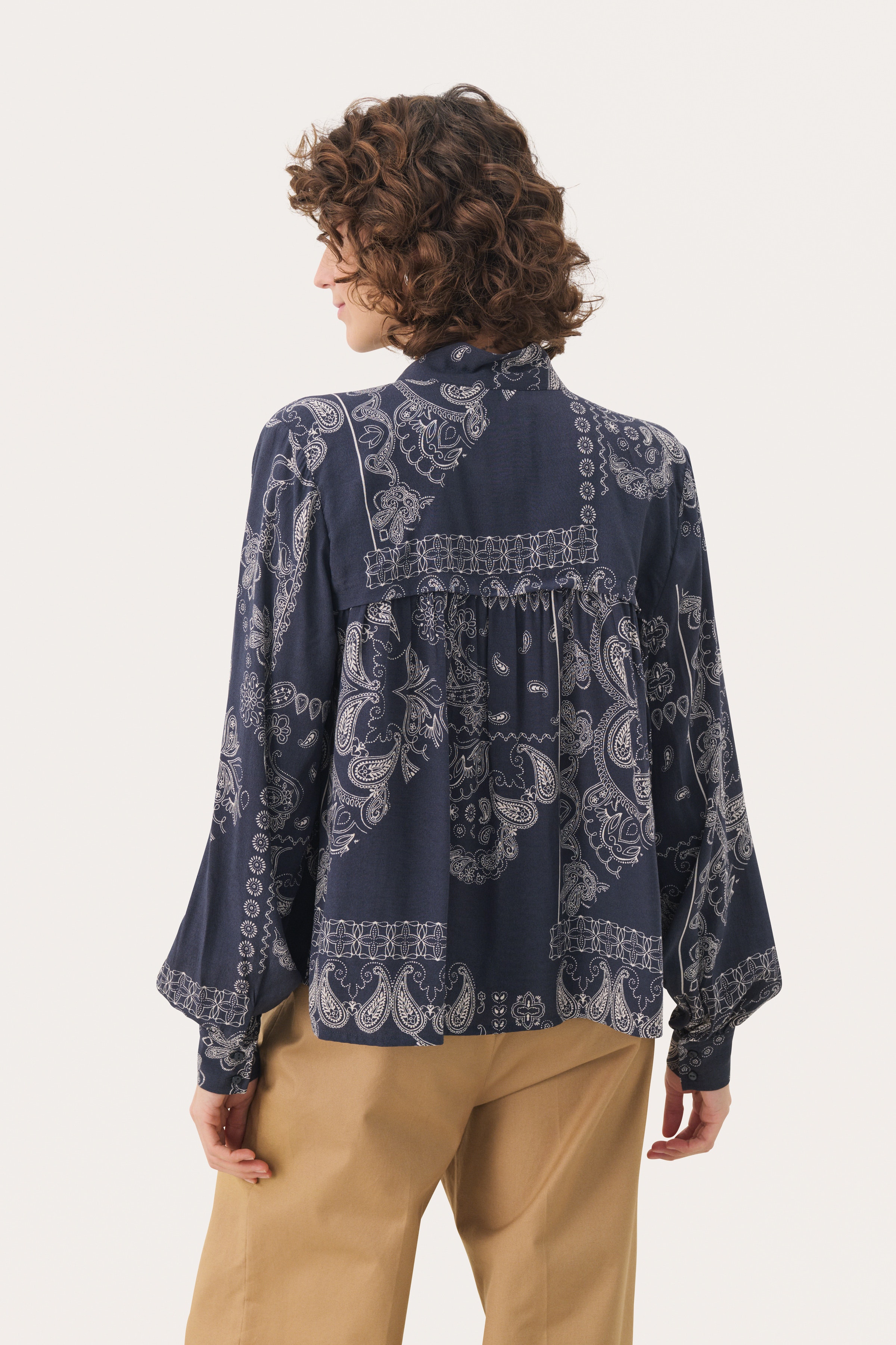 NajiaPW Overhemd LOOKBOOK BACK 30309559-303667