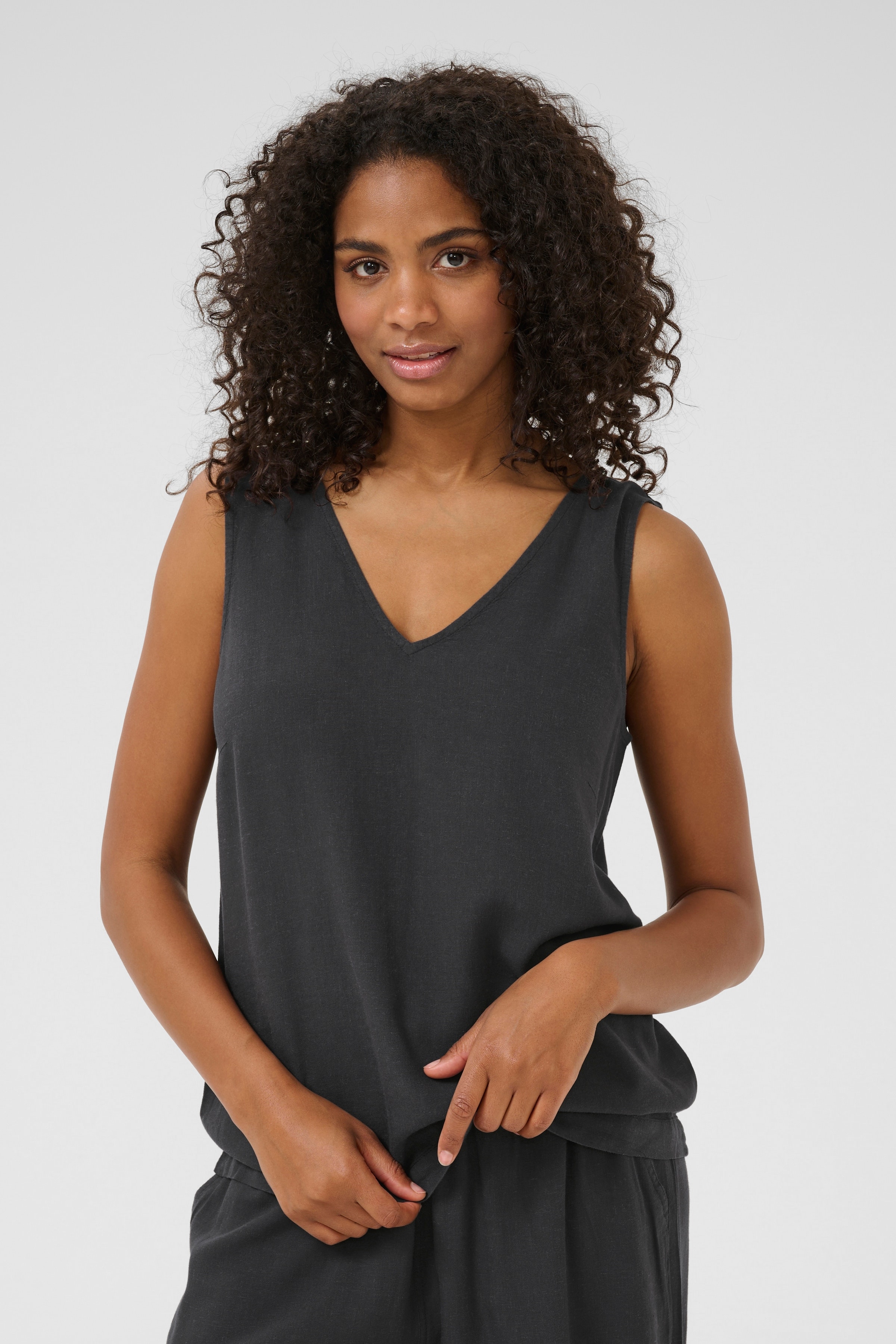KAmilia Lin Top LOOKBOOK FRONT 10508426-190205