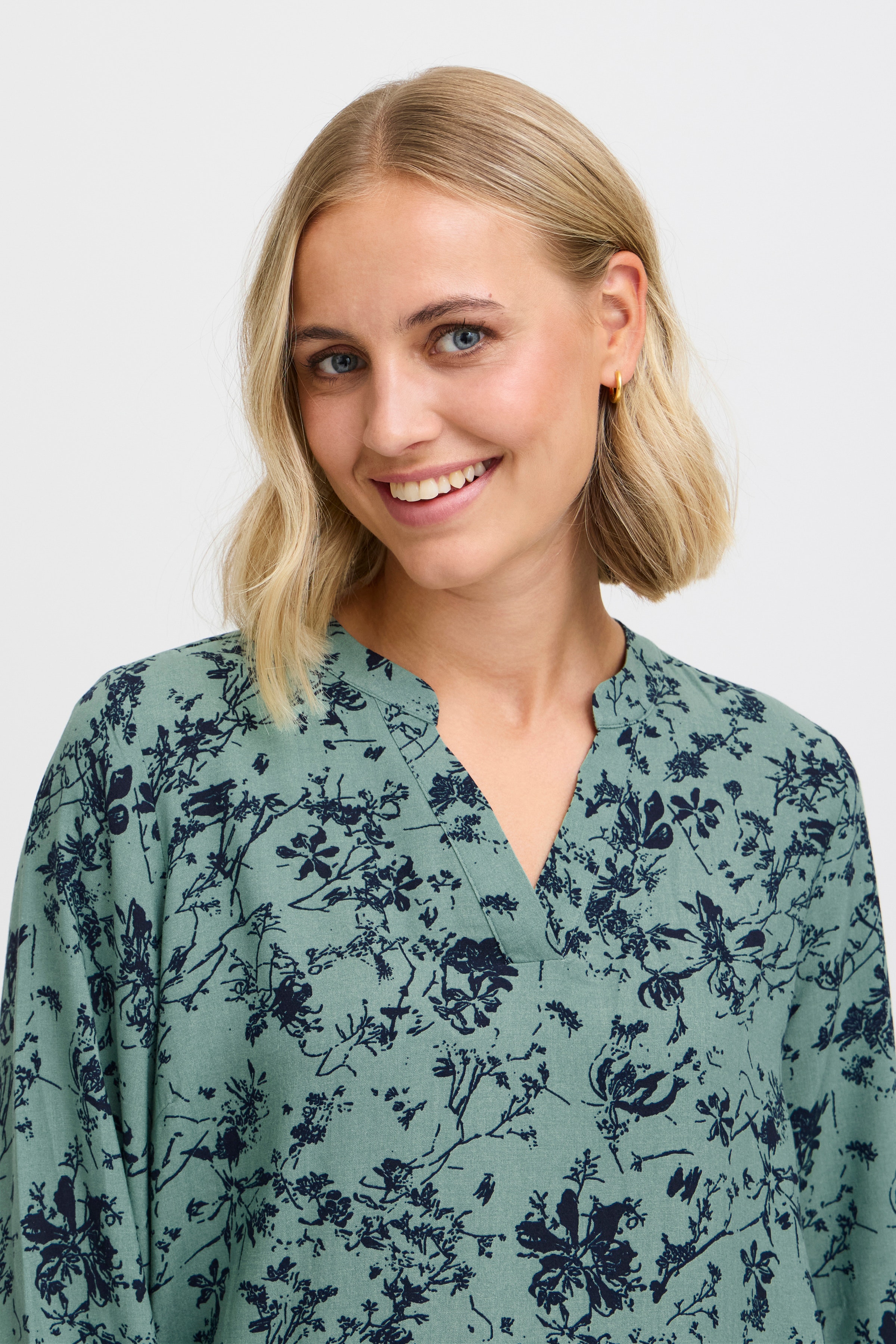 FRFLOWY Bluse LOOKBOOK DETAIL 20614106-203410