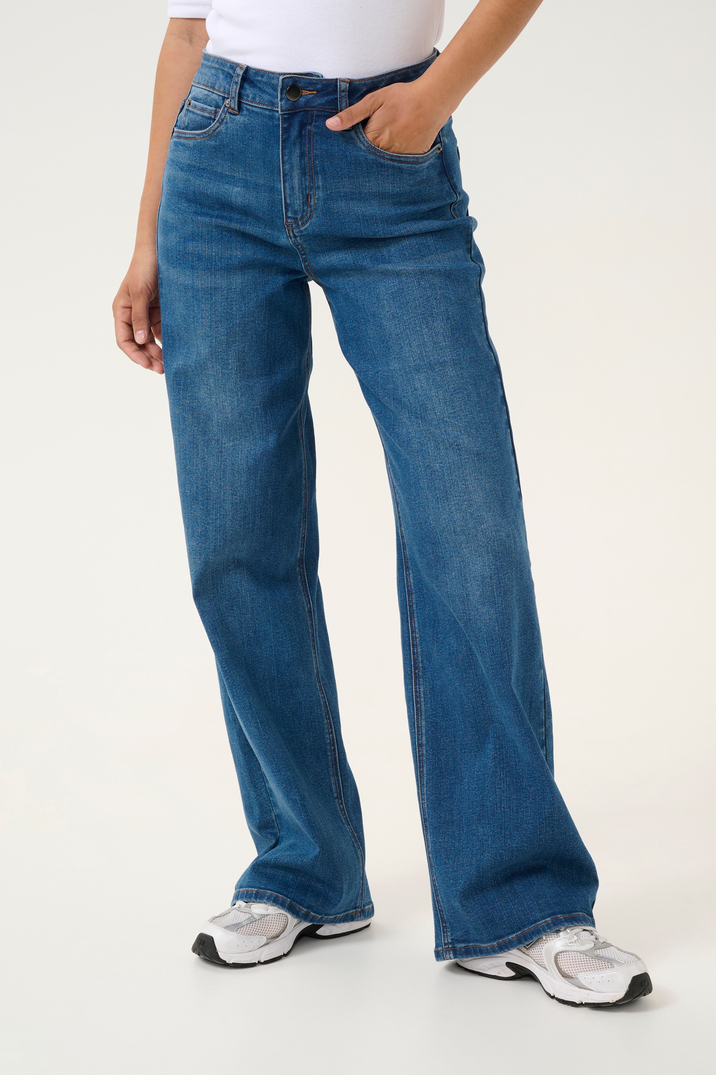 KAsinem Jeans LOOKBOOK FRONT 10509518-102272