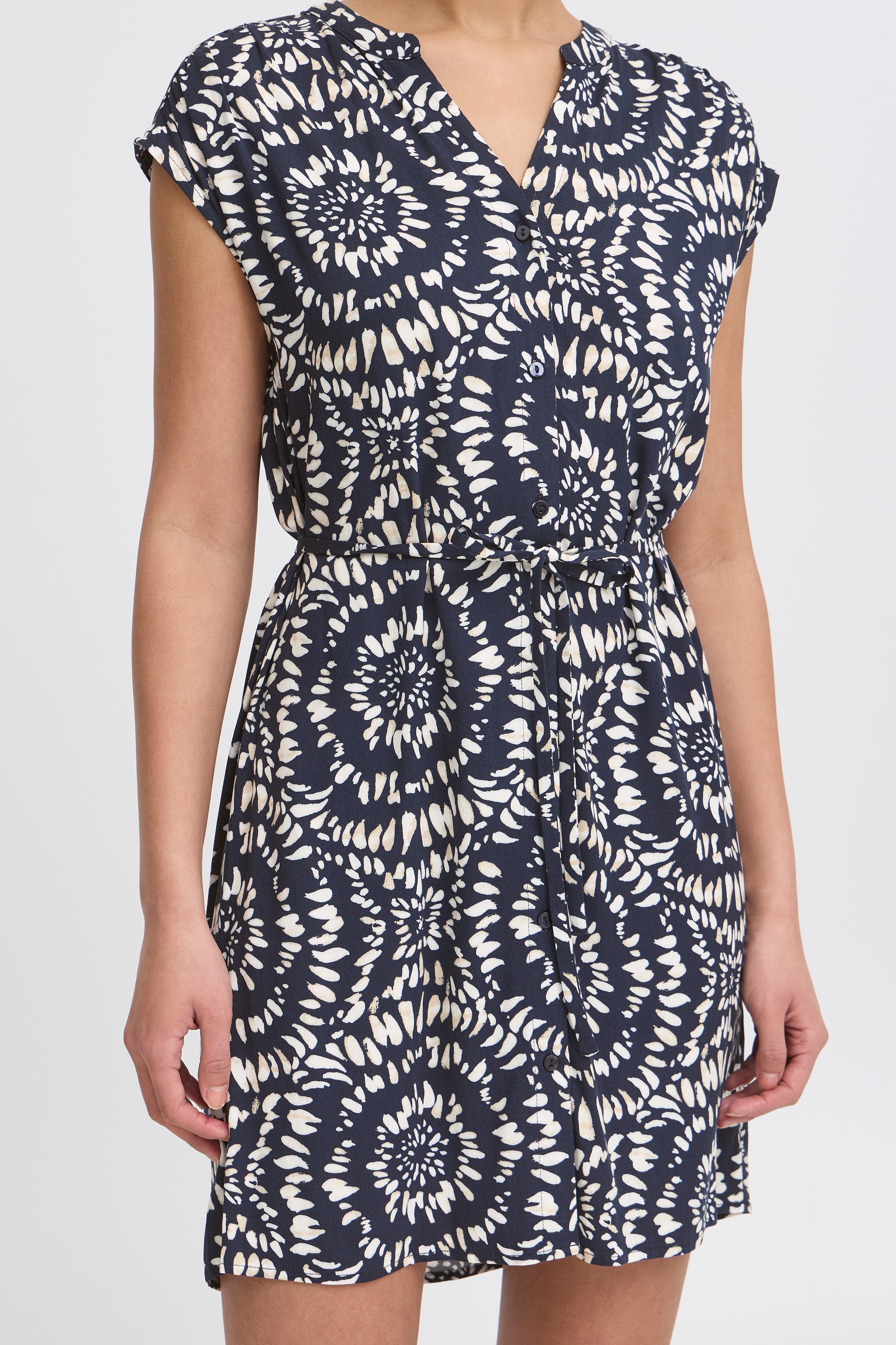 IHAYA Kjole LOOKBOOK DETAIL 20123316-204613