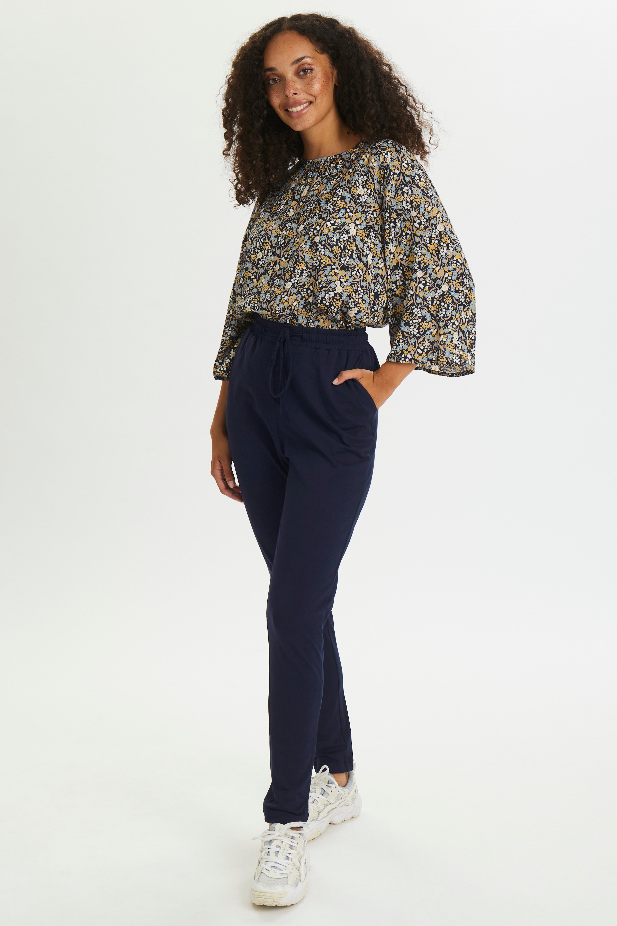 Byxor LOOKBOOK FRONT 10550279-52737