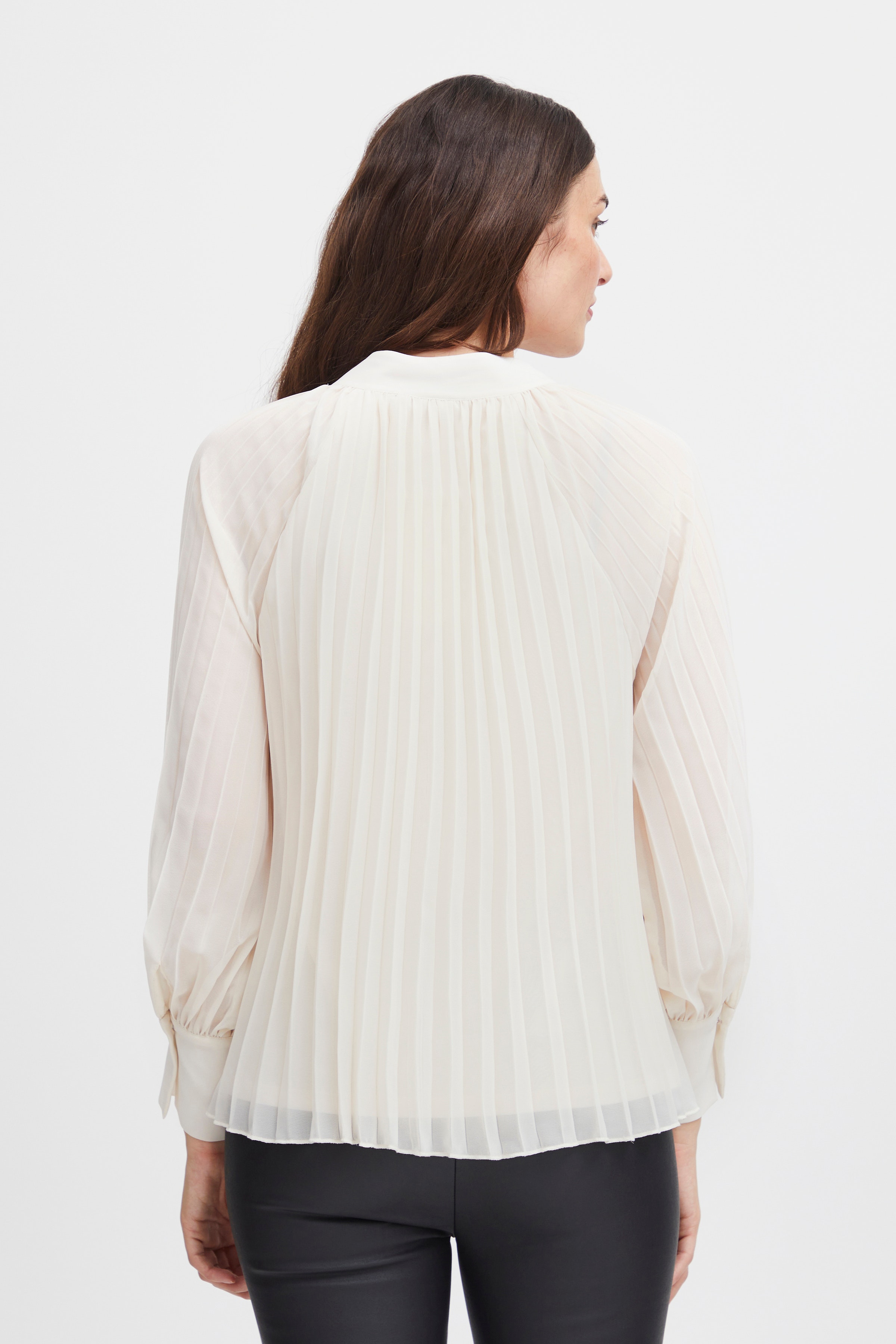 FRPLEATS Blouse LOOKBOOK BACK 20612987-120304