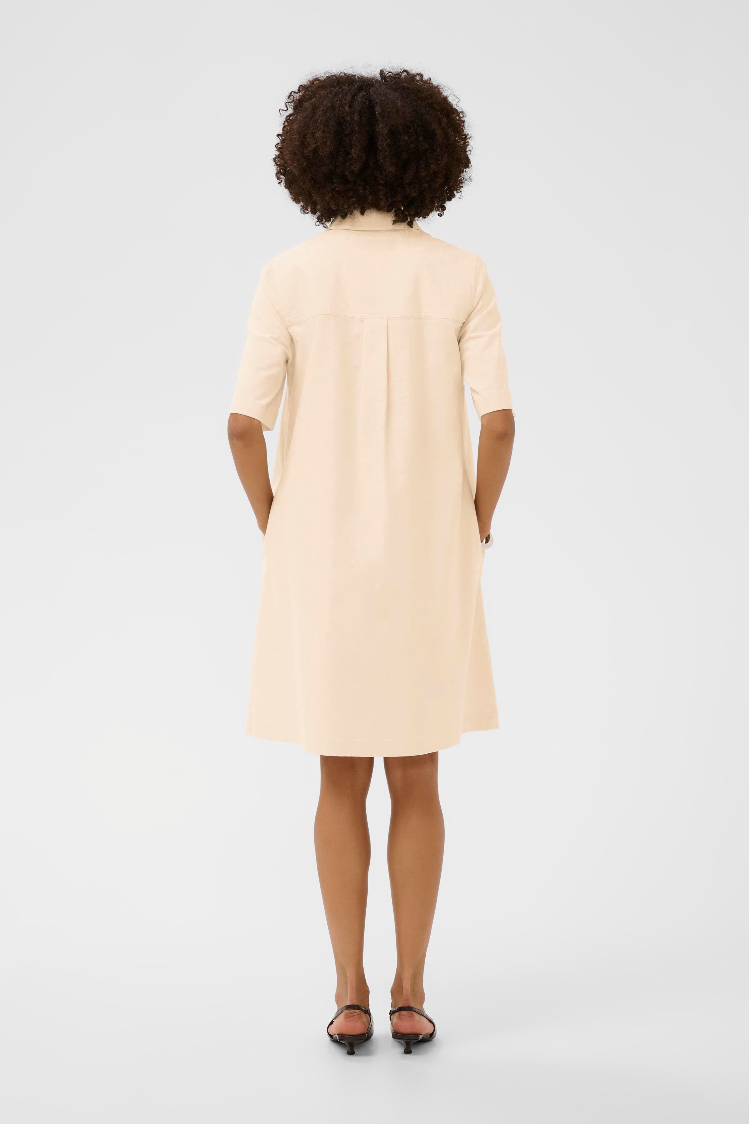 CUbetonia Kleid LOOKBOOK BACK 50112812-120304