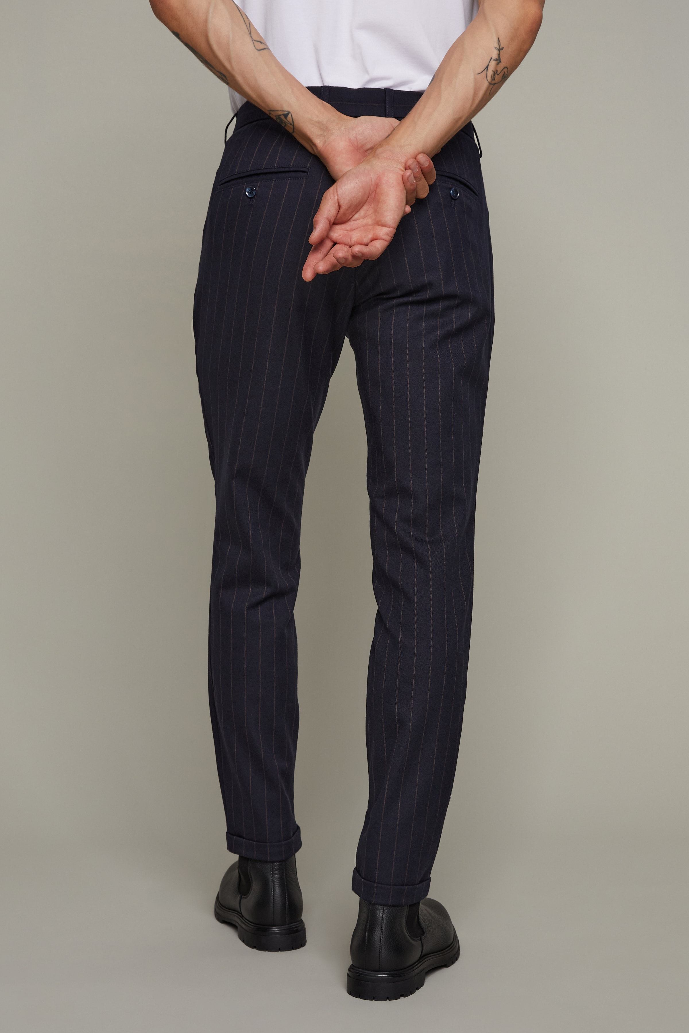 MAliam Hose LOOKBOOK BACK 30205789-194011