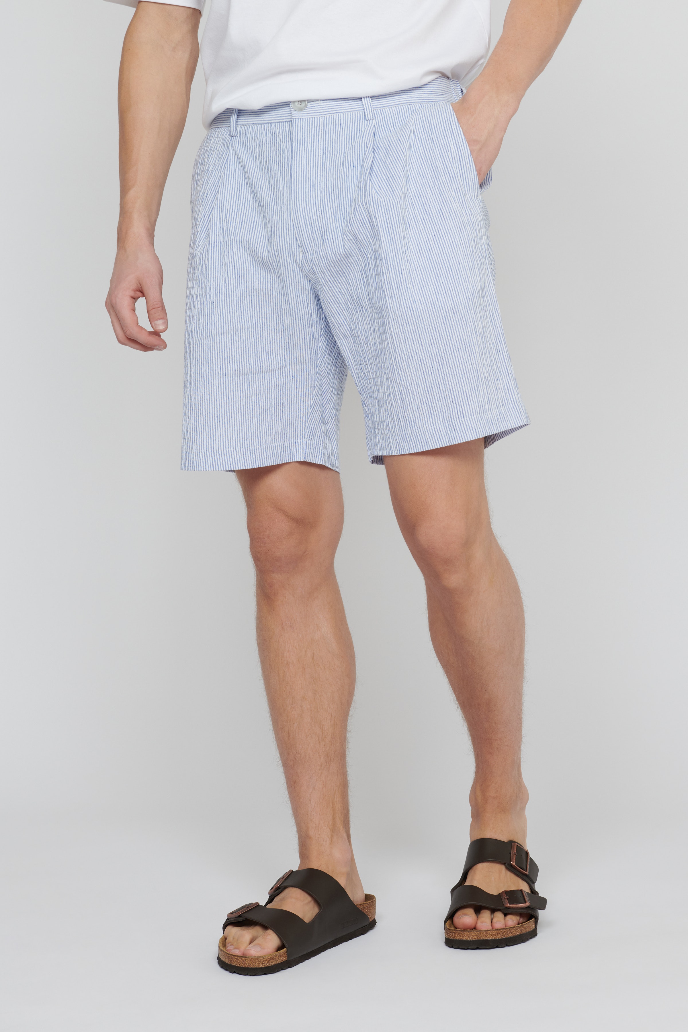 MAhart Shorts LOOKBOOK FRONT 30207361-193923