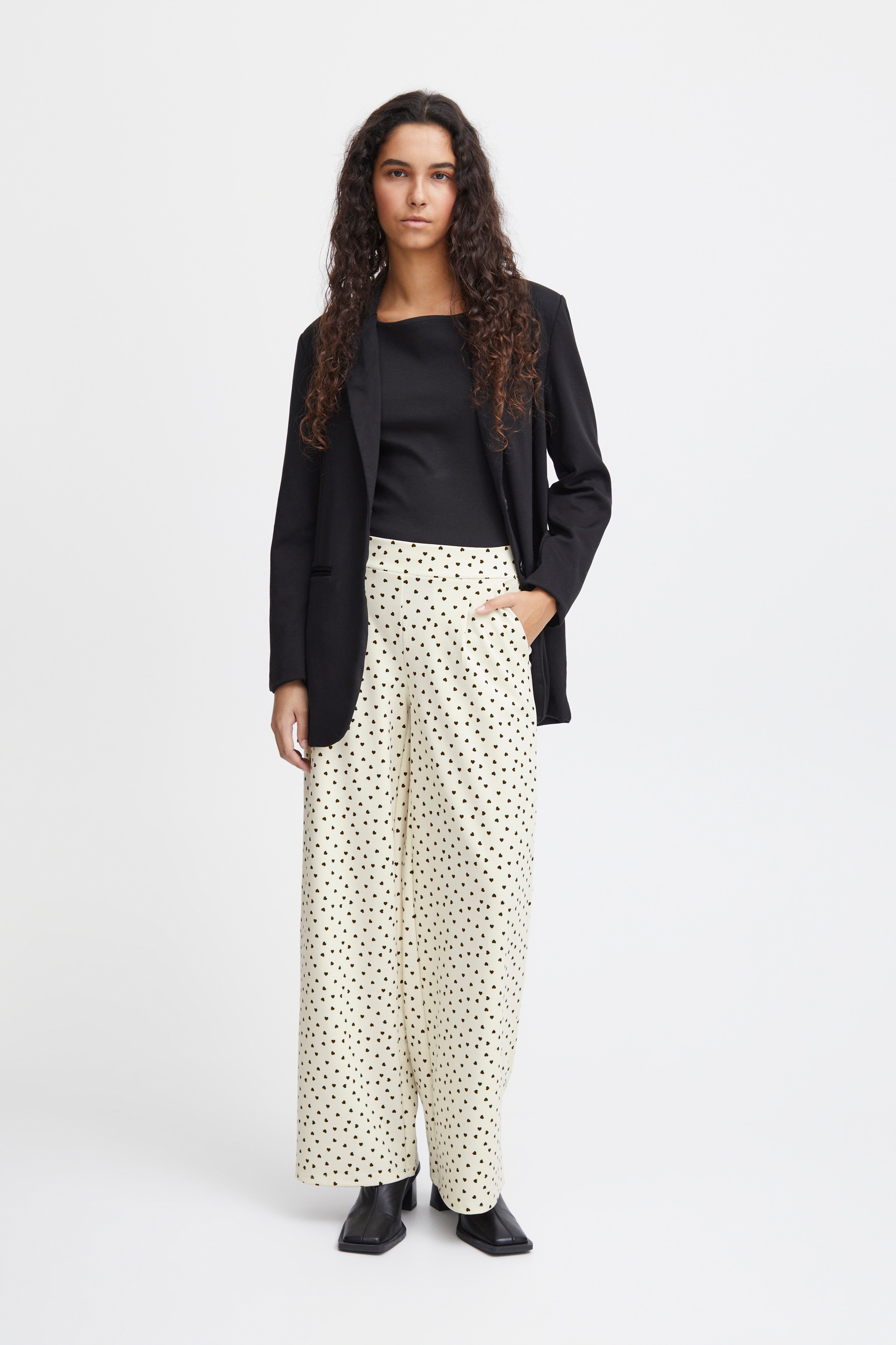 IHKATE Bukser LOOKBOOK FRONT 20121385-202741