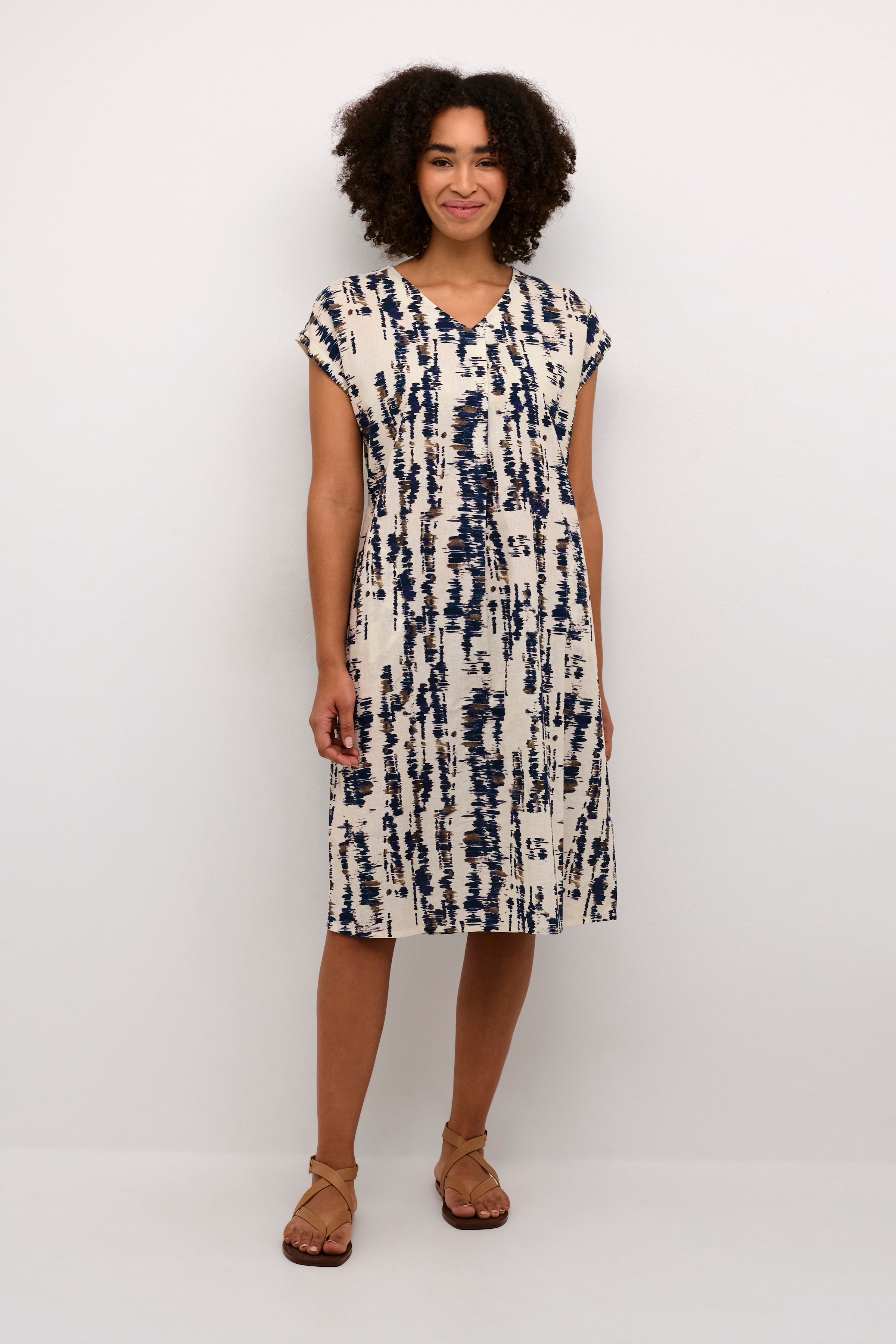 BPhazel Dress LOOKBOOK FRONT 10590707-106067B