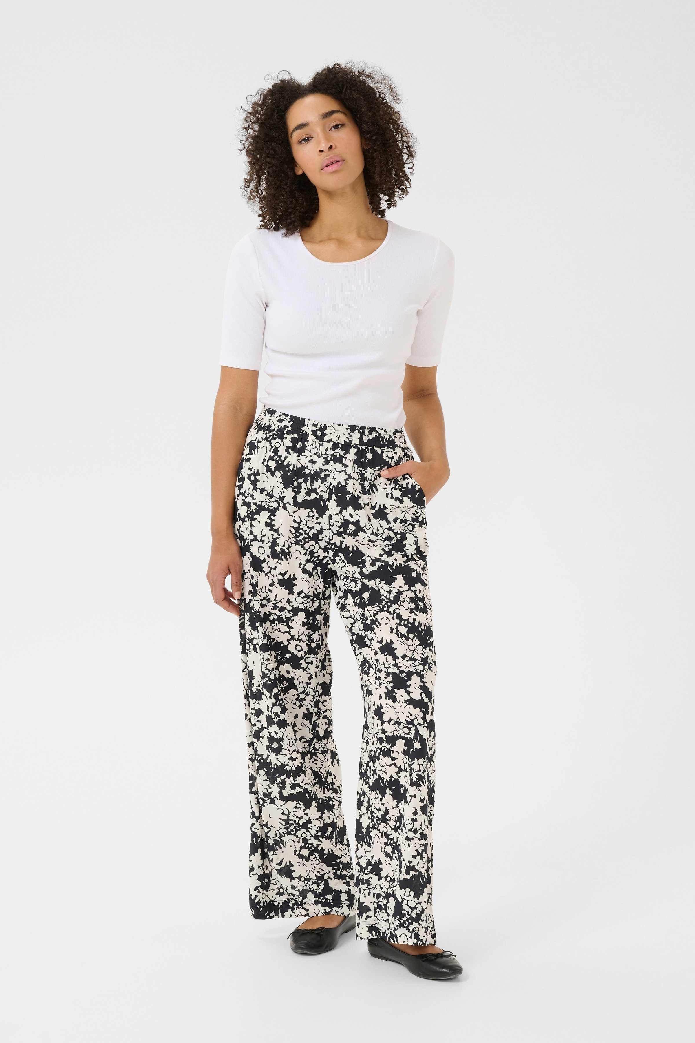 BPliah Trousers LOOKBOOK FRONT 10590876-107507B