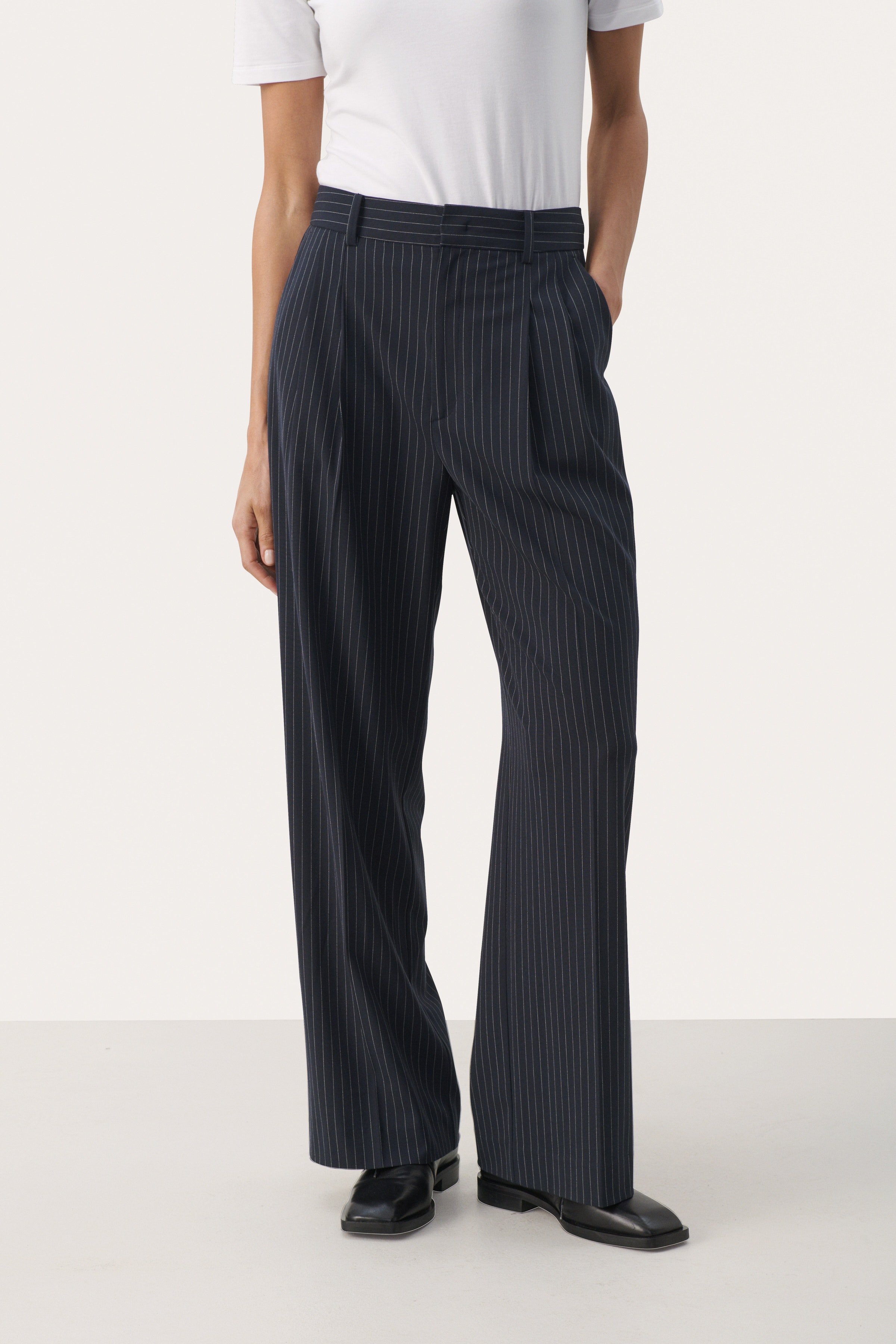 CherraPW Hose LOOKBOOK FRONT 30309027-303291