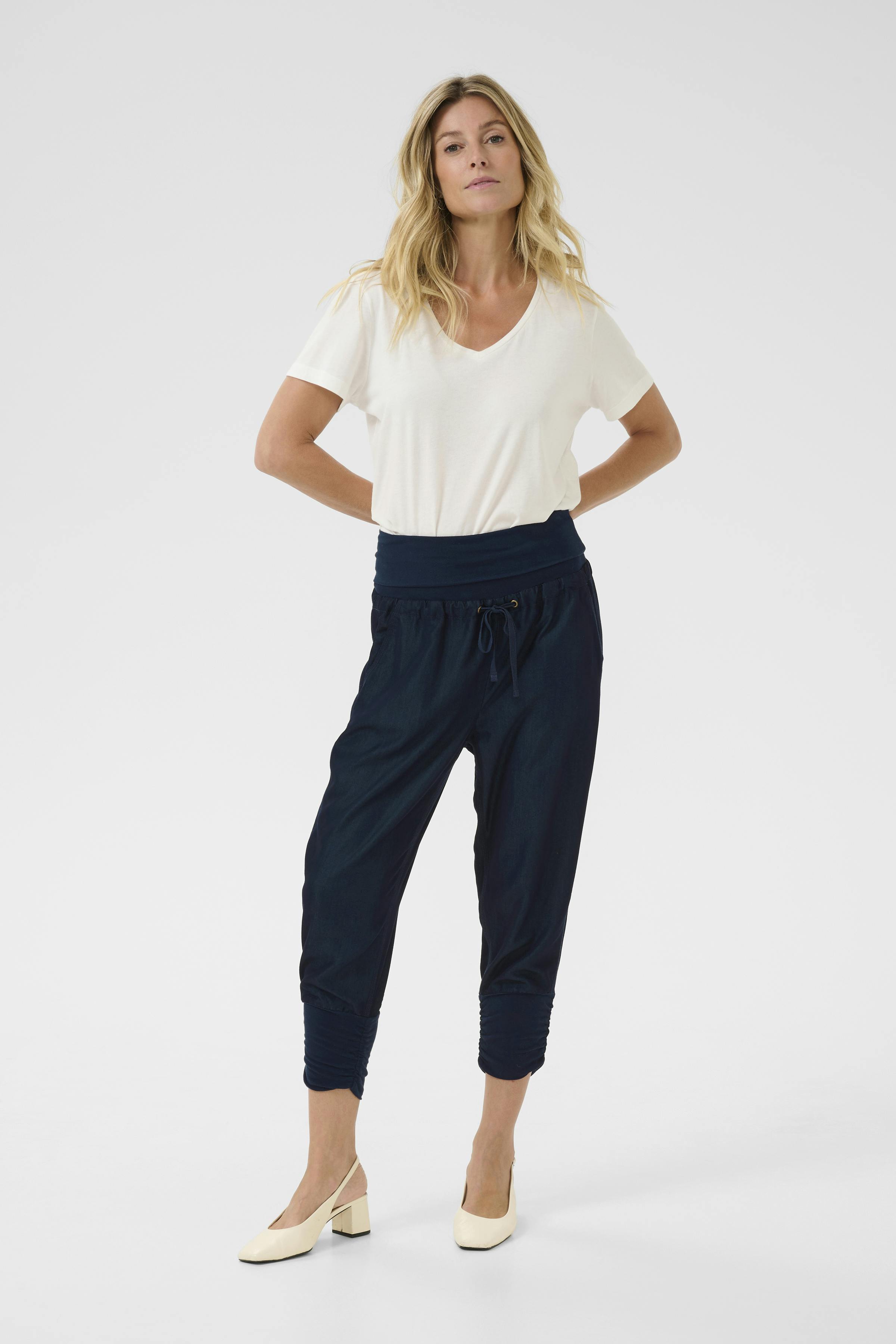 Line Pantalon LOOKBOOK FRONT 10604697-193923