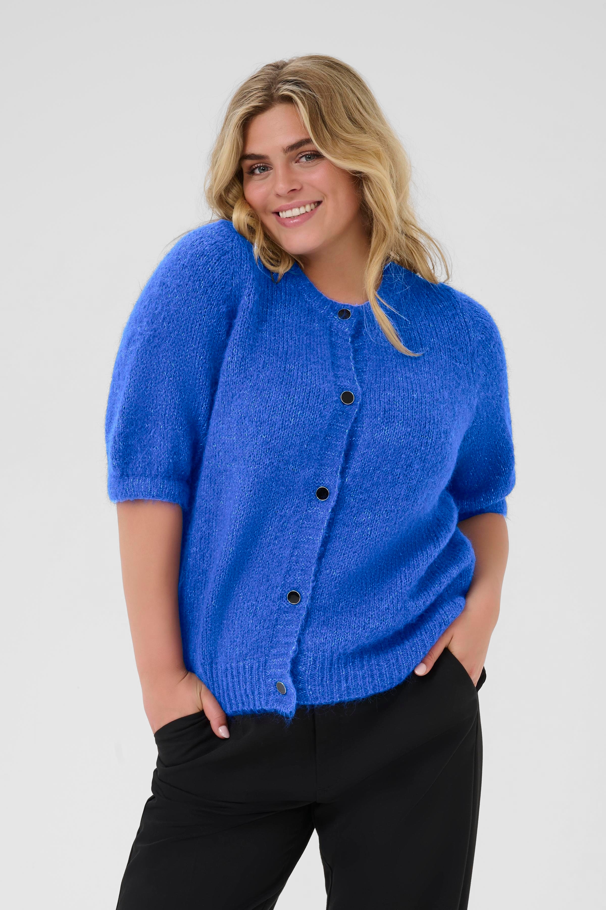 KCemilia Cardigan LOOKBOOK FRONT 10583437-193952