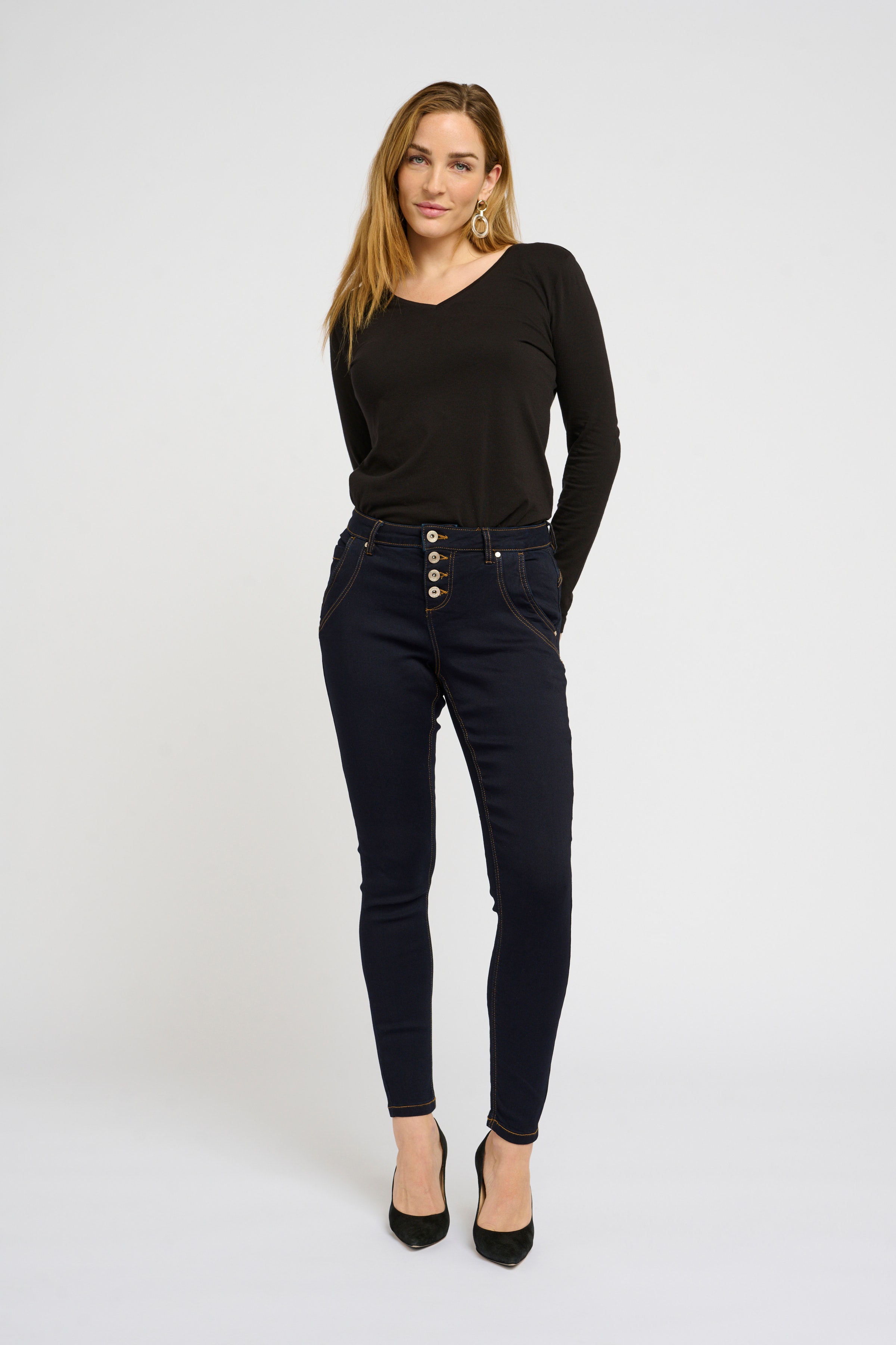 CRSandy Jeans LOOKBOOK FRONT 10610602-103099