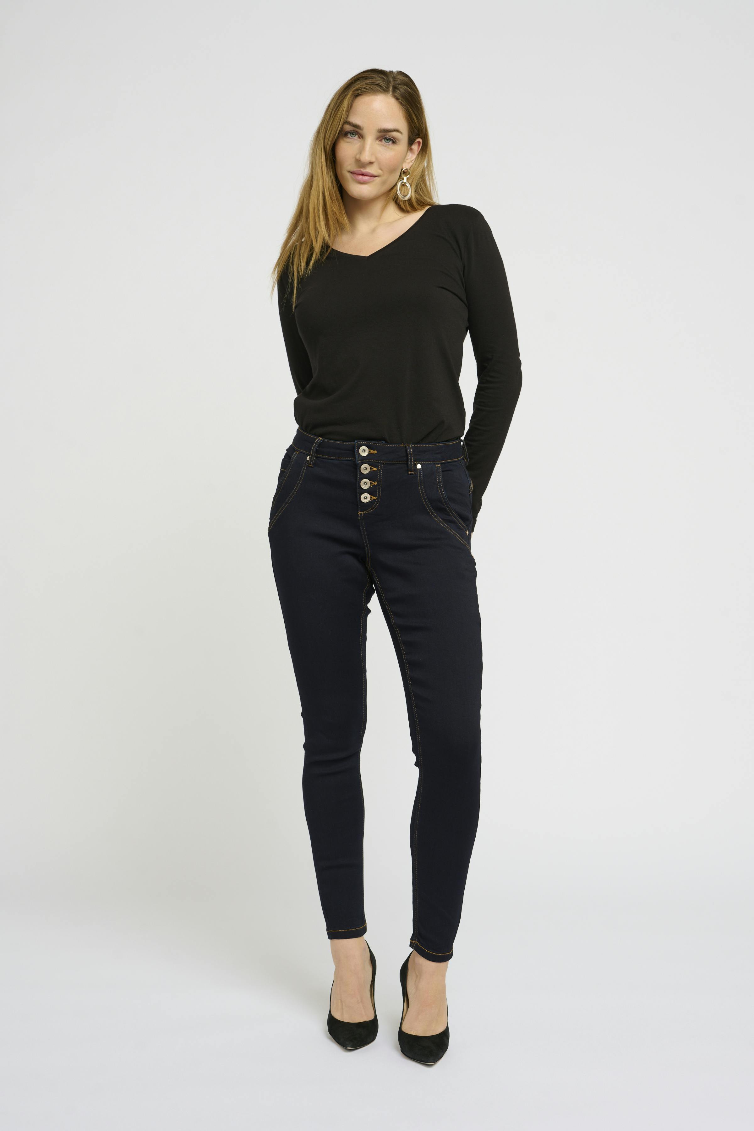 CRSandy Jeans LOOKBOOK FRONT 10610602-103099