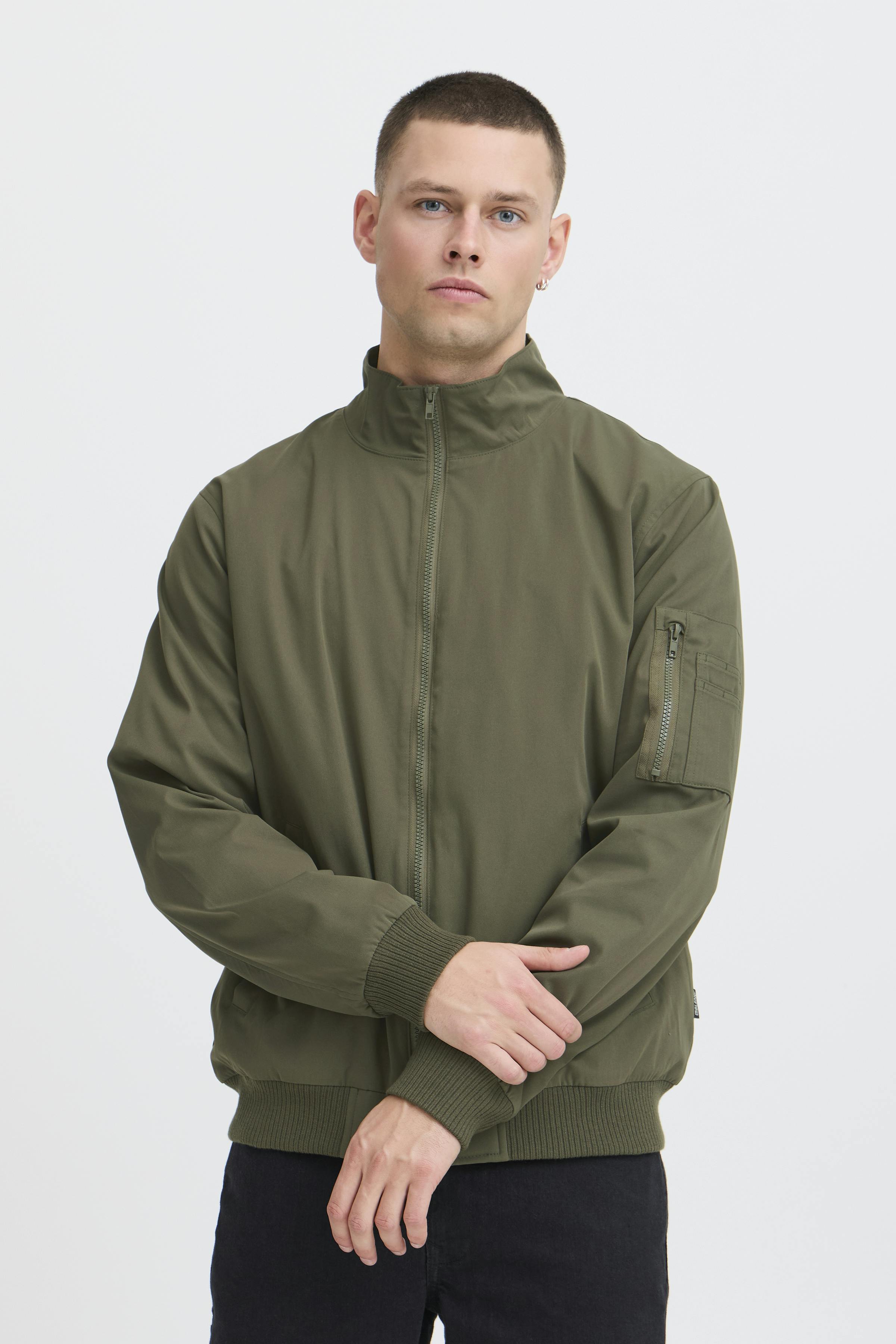 Jacka LOOKBOOK FRONT 20717872-190515