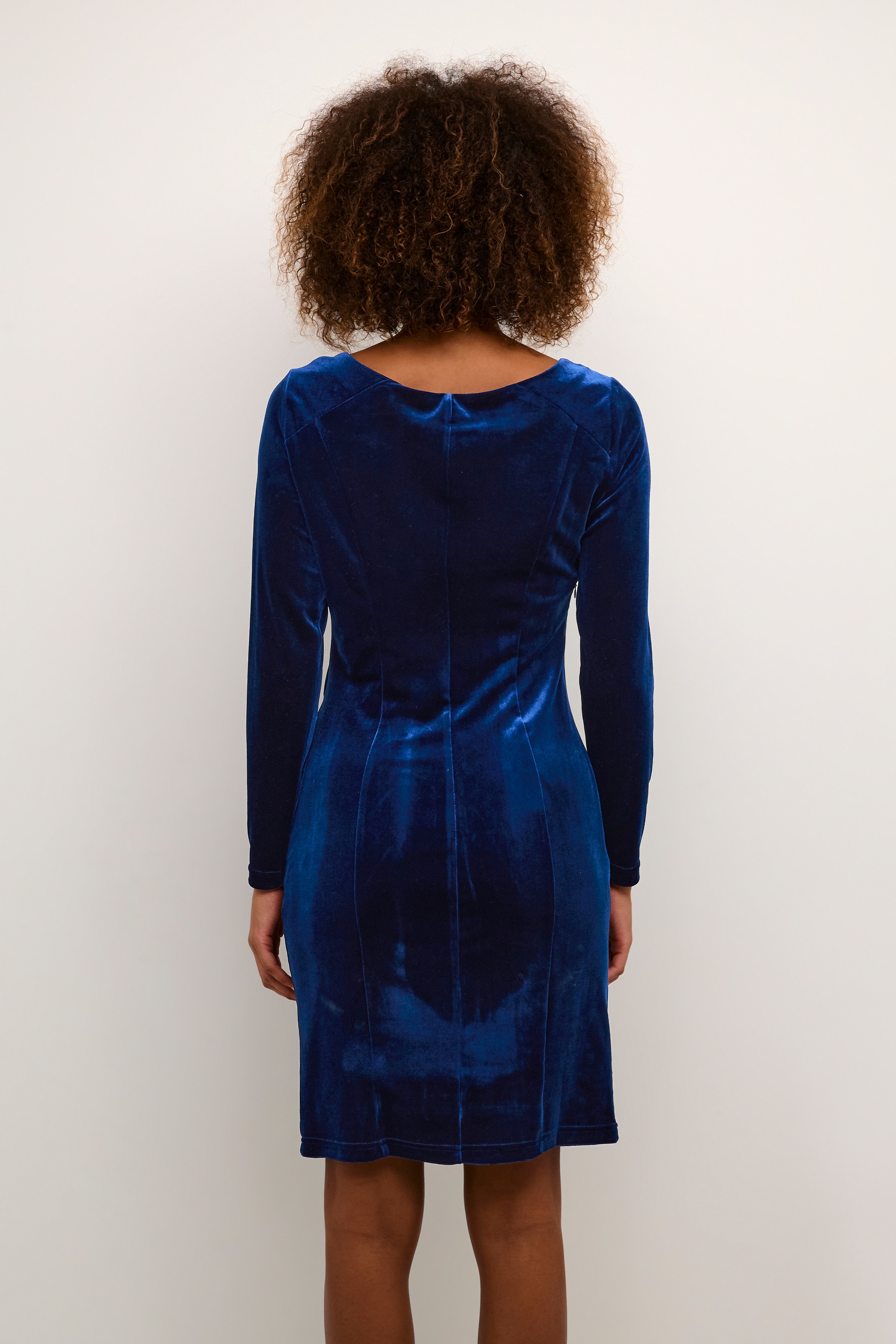 Kelly Dress LOOKBOOK FRONT 10501495-194020
