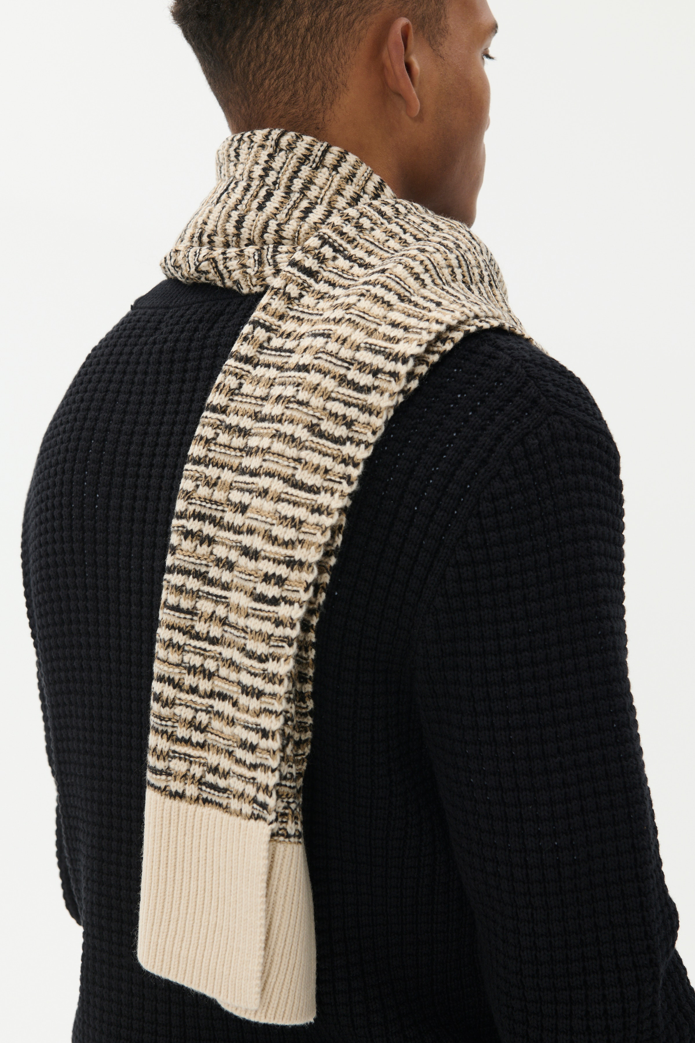 MAdramble Scarf LOOKBOOK DETAIL 30208608-171320