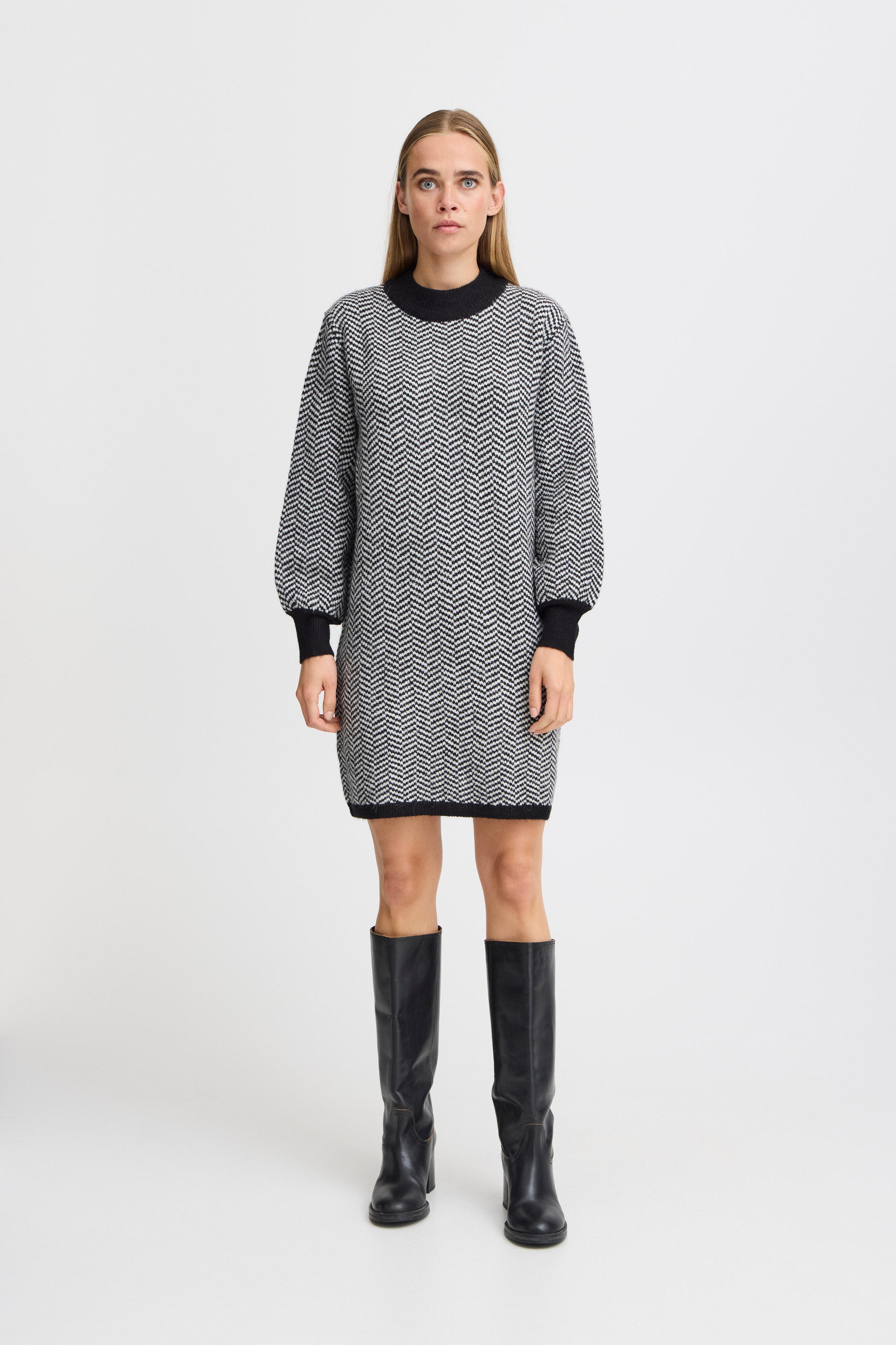 IHKAMARA Kjole LOOKBOOK FRONT 20122001-194008