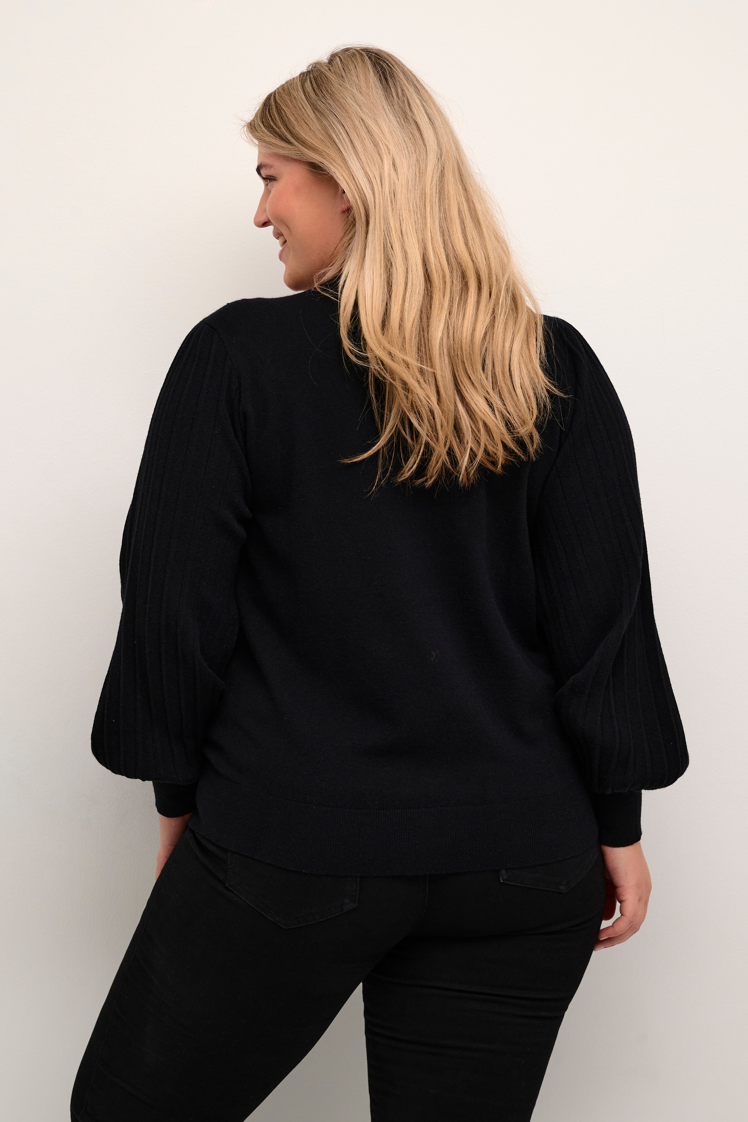 KCloni Pullover LOOKBOOK BACK 10581811-100121
