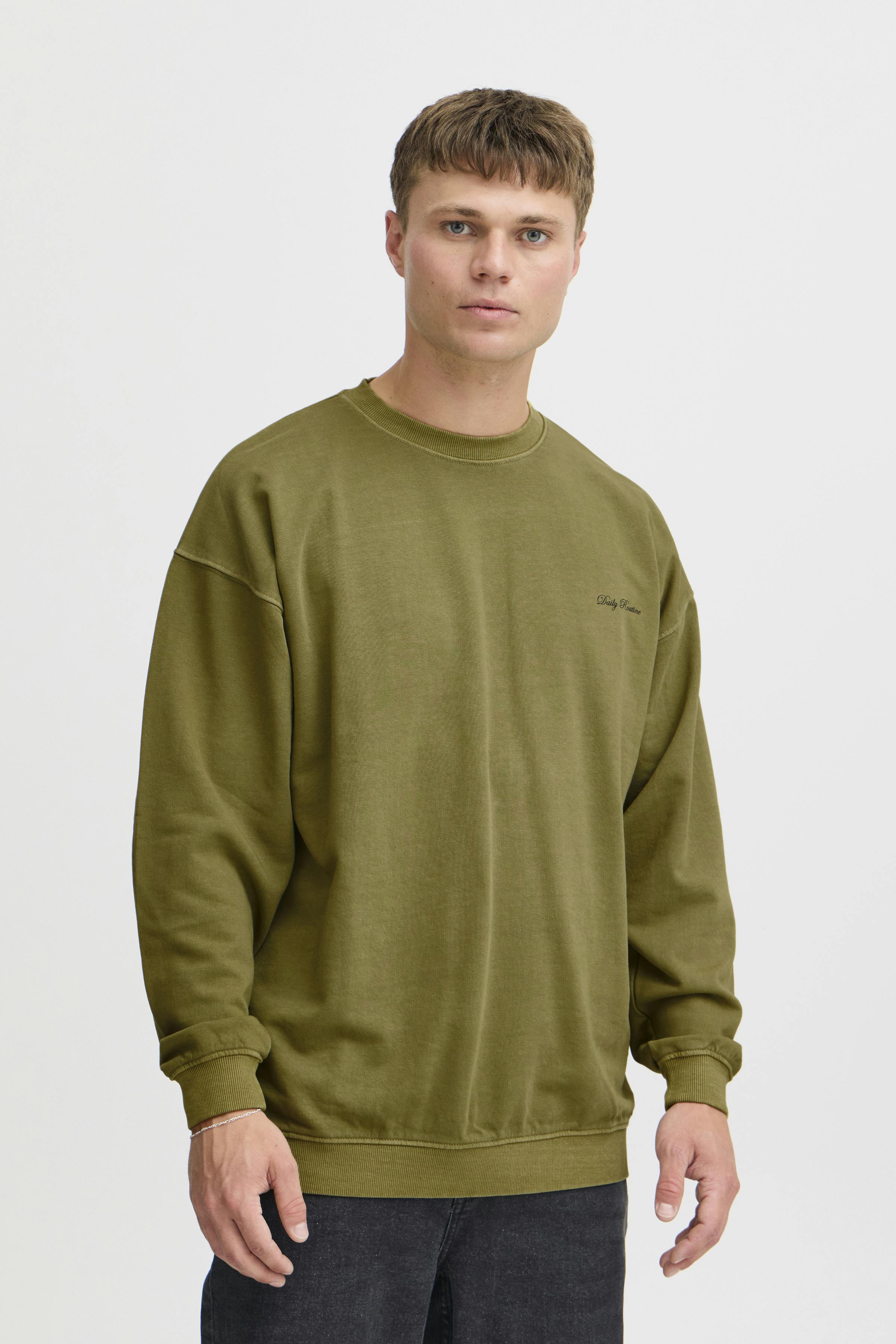 SDMILL Sweatshirt LOOKBOOK FRONT 21108444-180622