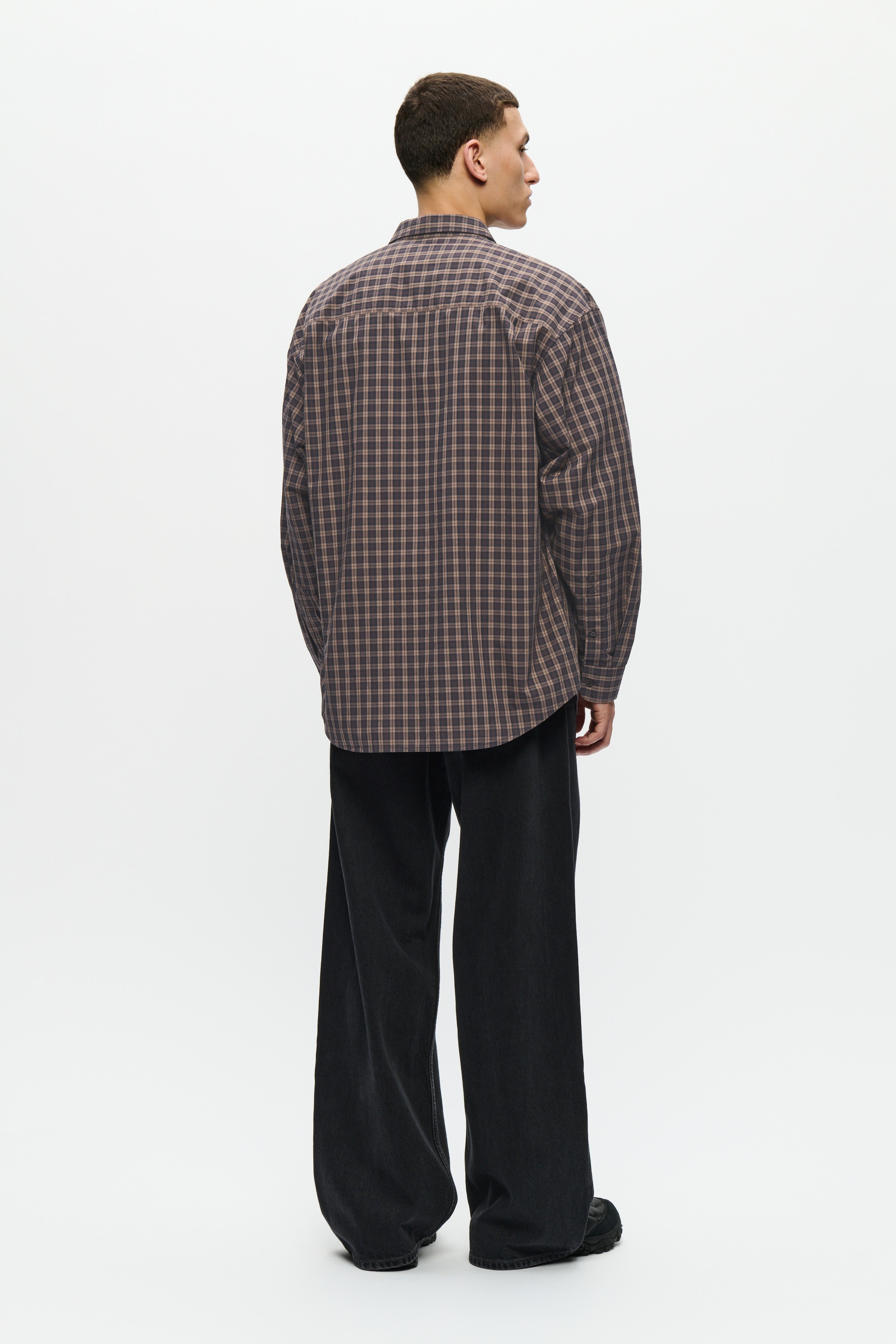 WWCarter Shirt LOOKBOOK BACK 30251493-304351