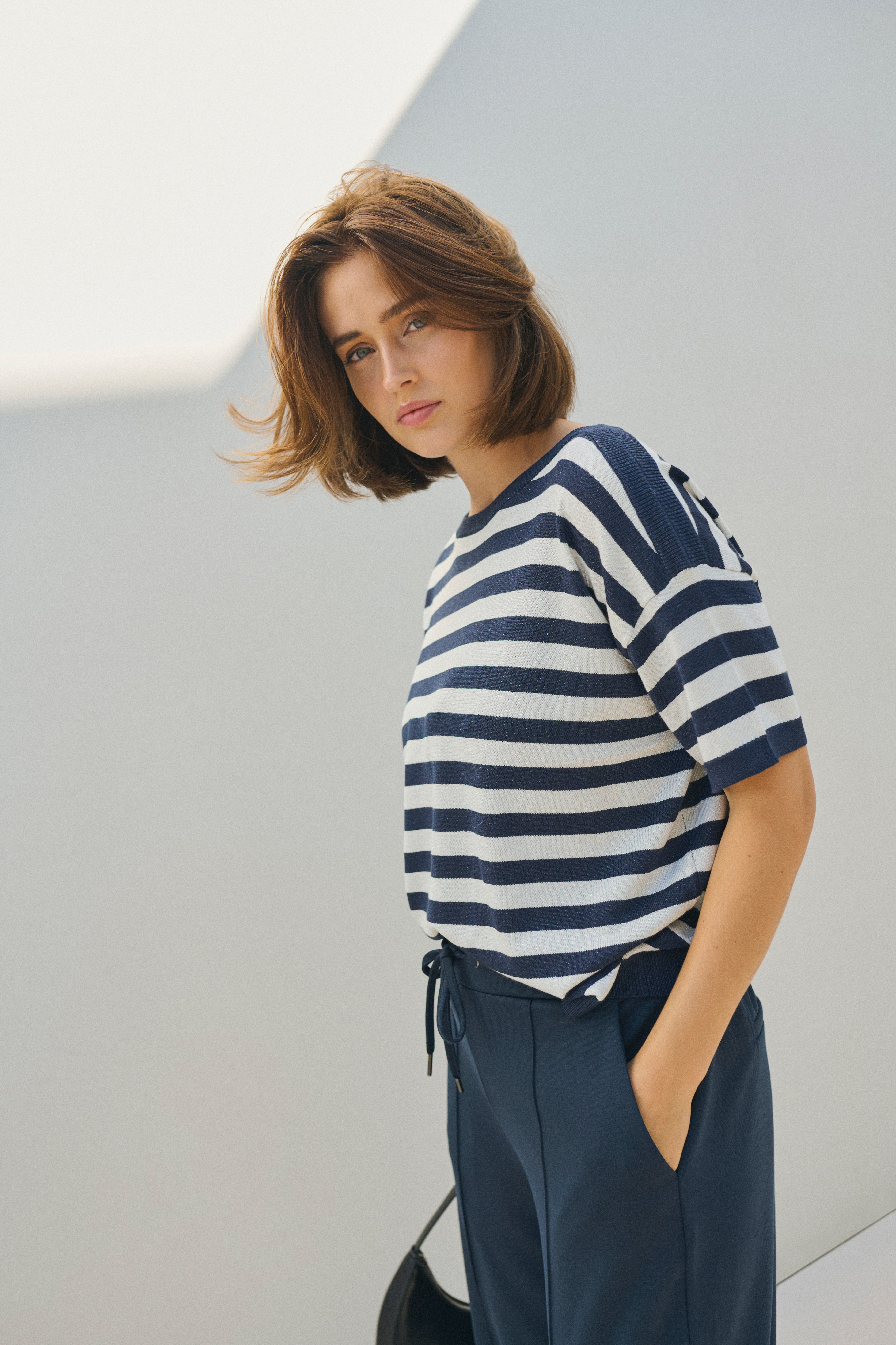 KAregina Pullover LOCATION NONE 10510053-107566
