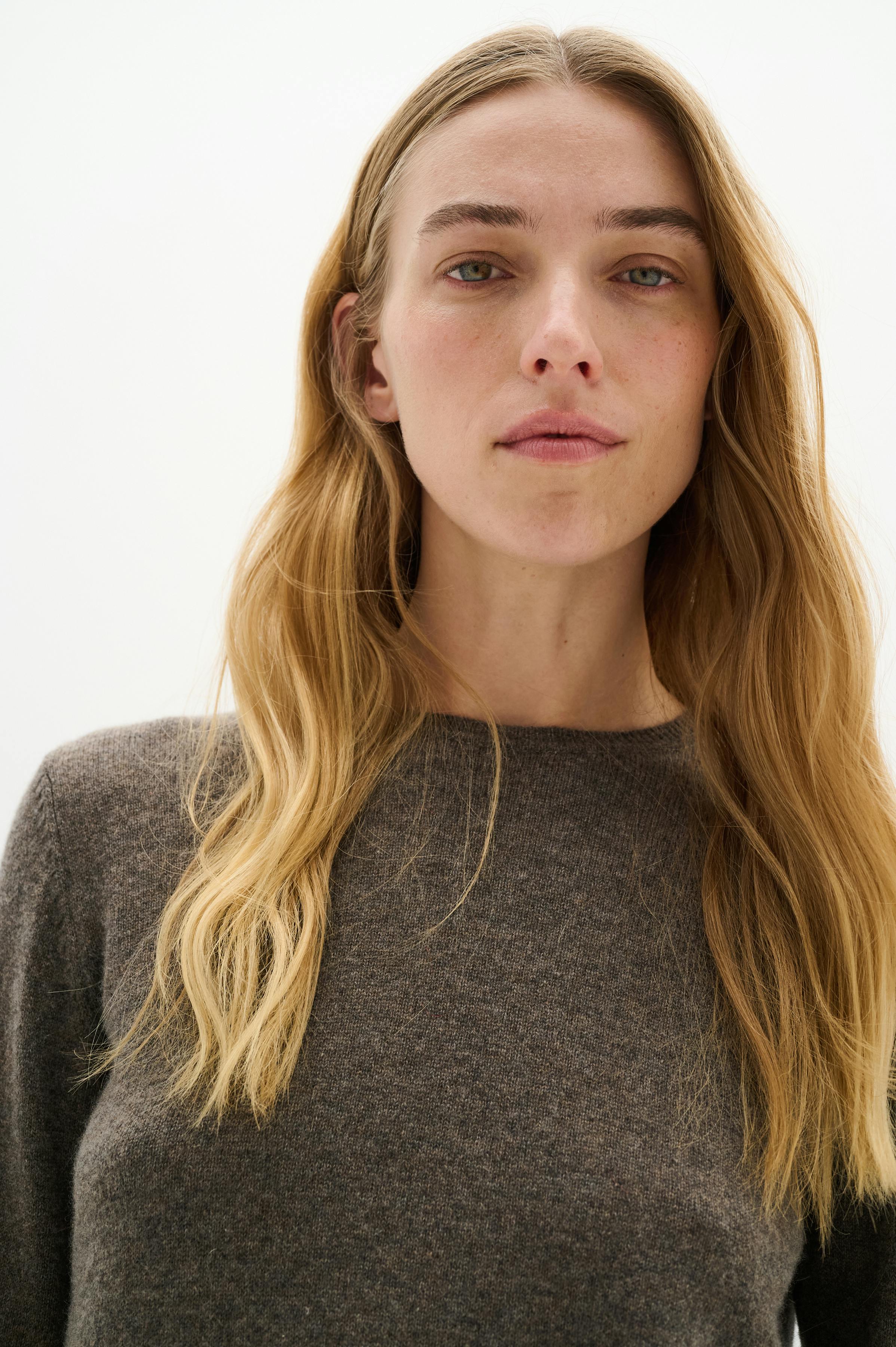 LukkaIW Crew-neck Cashmere Pullover LOOKBOOK DETAIL 30107629-300872